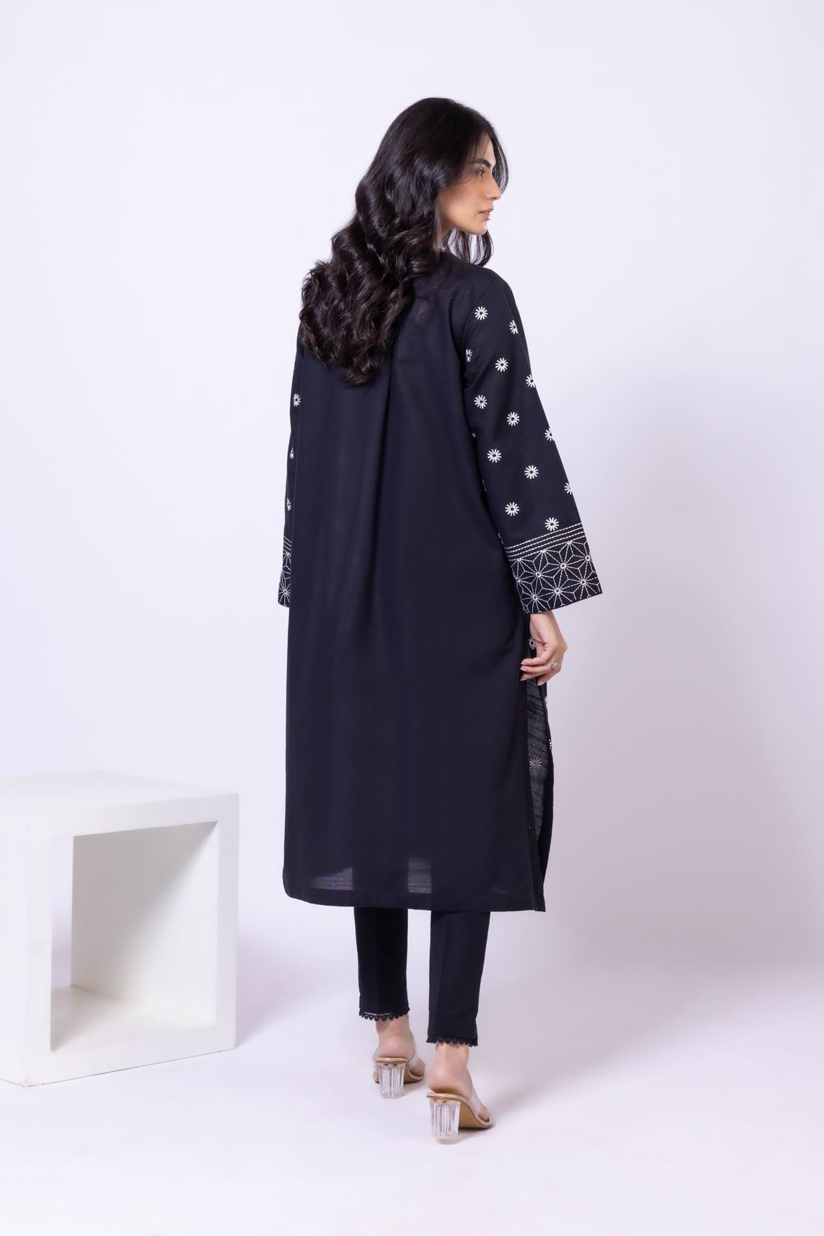 Embroidered Khaddar Kurta - 25-10-12E9-02TA-VG