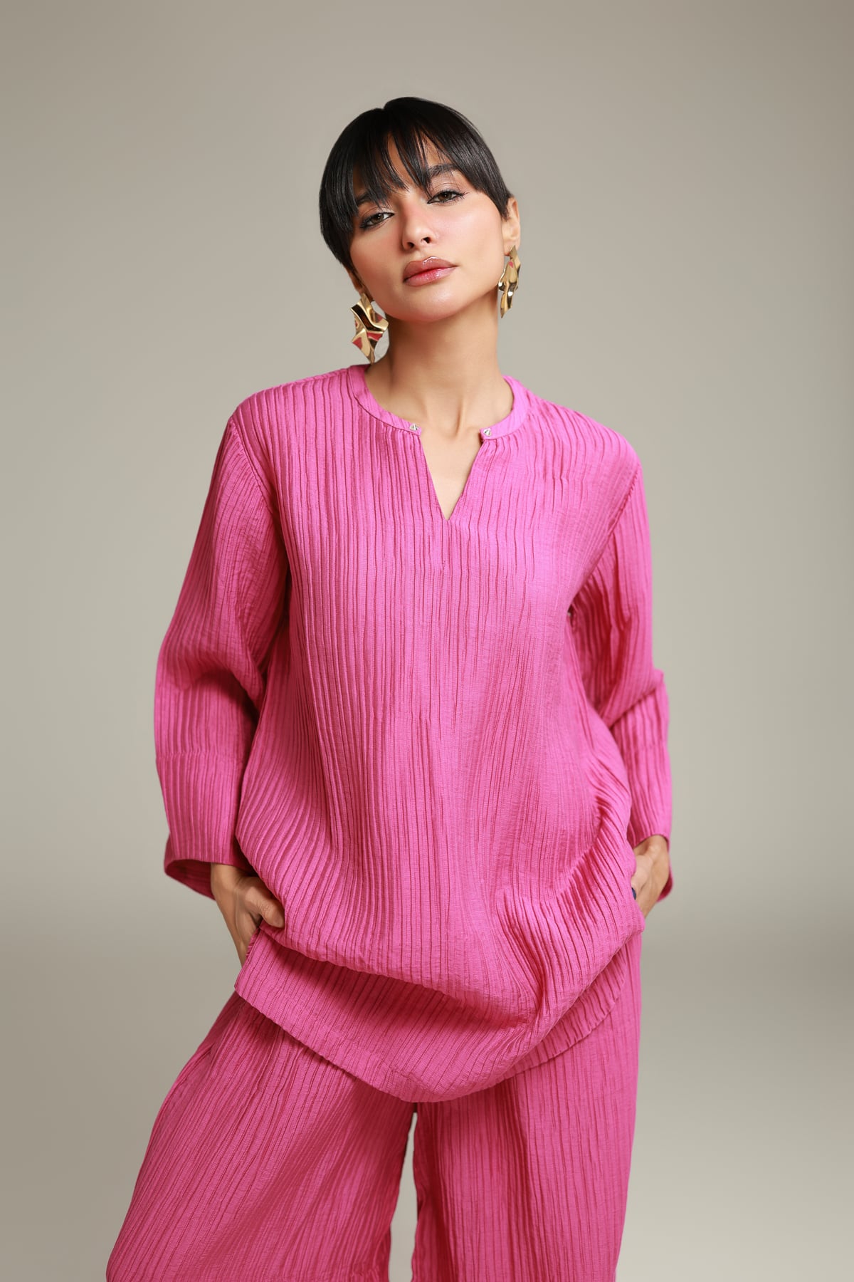 Dyed Blended Crinkle V-Neck Short Kurta - 26-02-1E13-02TA-VG