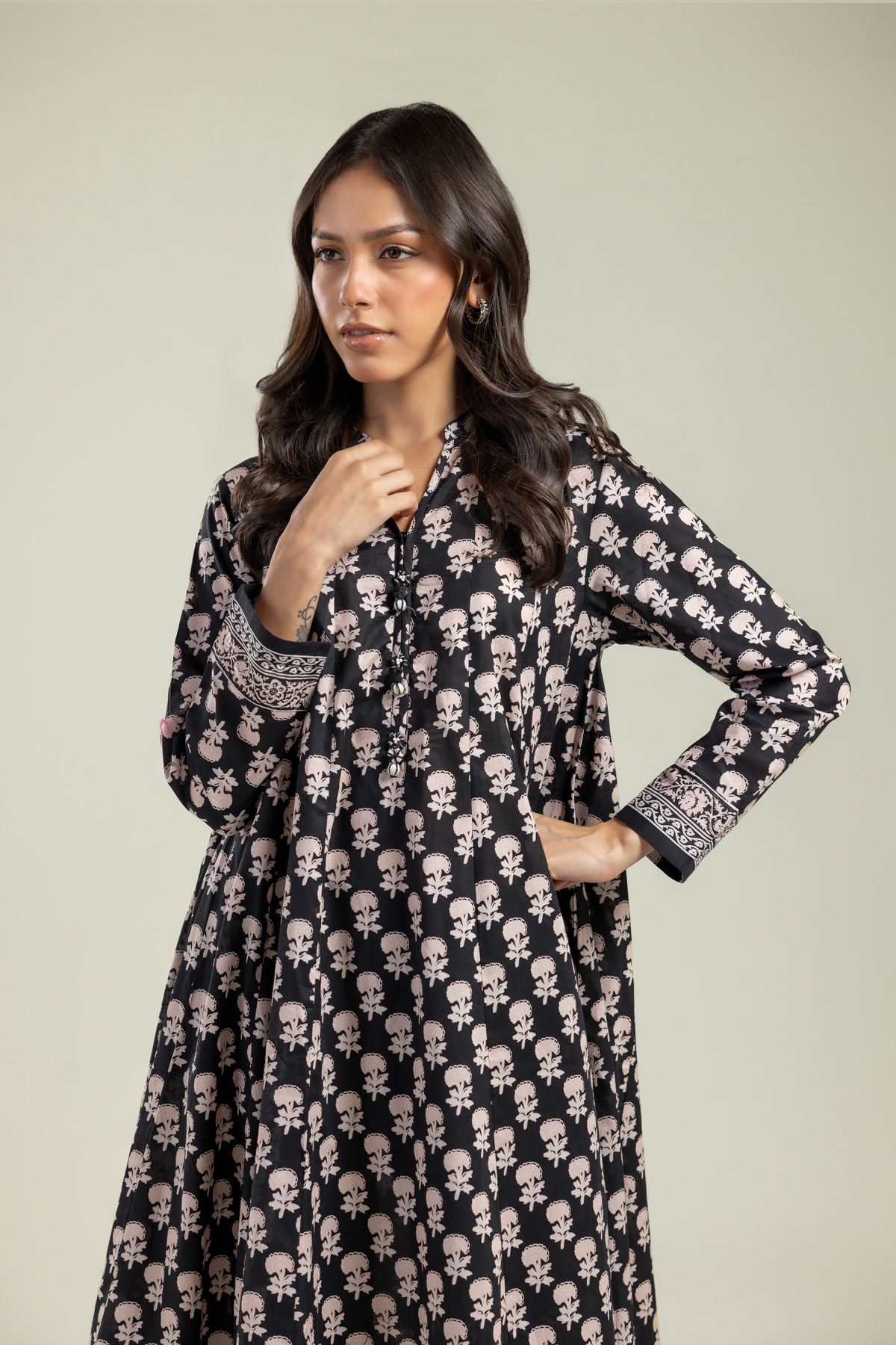Printed Cambric V-Neck Black Kurta - 1-26-201-A-G-VG
