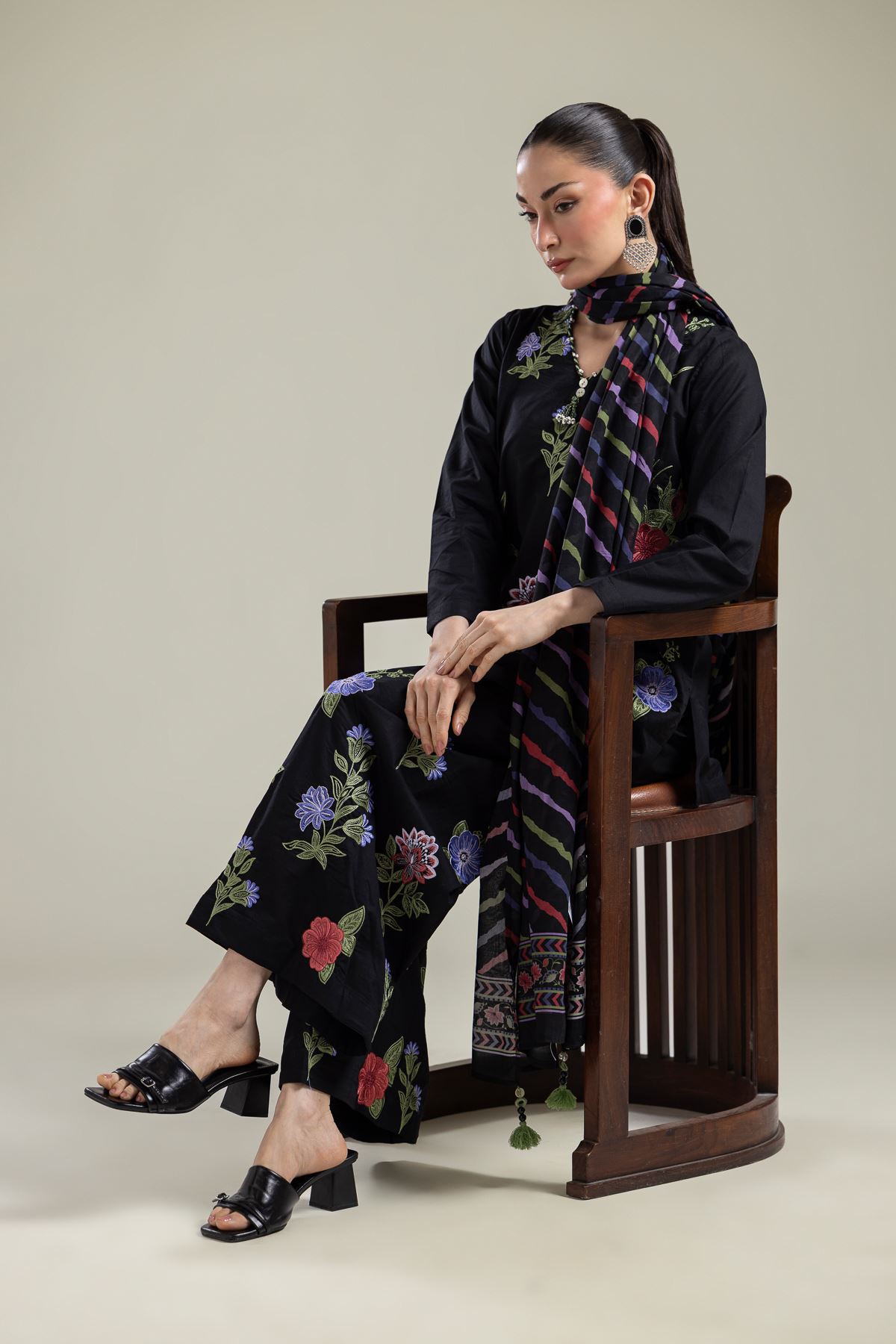 Embroidered Lawn Black Lawn Dupatta - 2-26-308-A-G1-VG