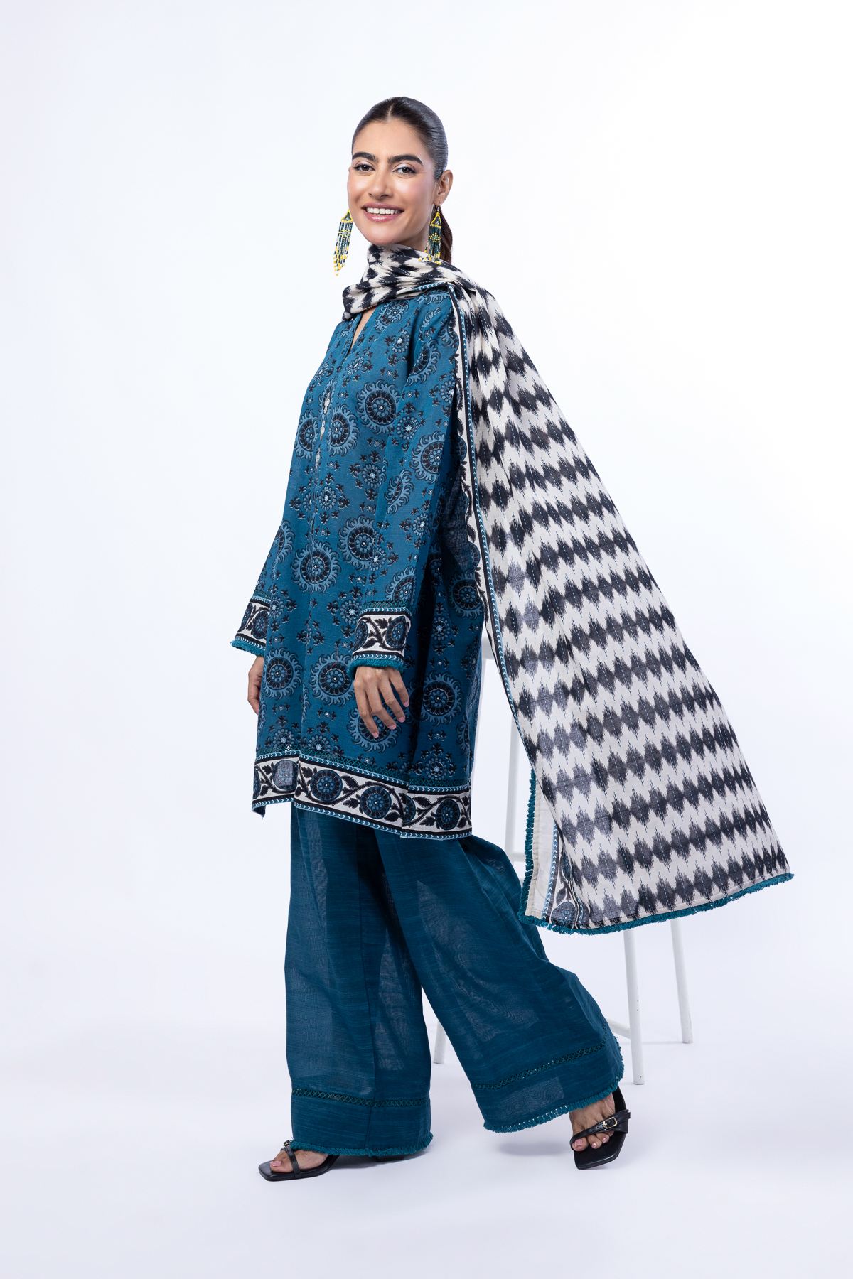 Printed Light Khaddar Tailored 3 Piece - KN31AST-VG