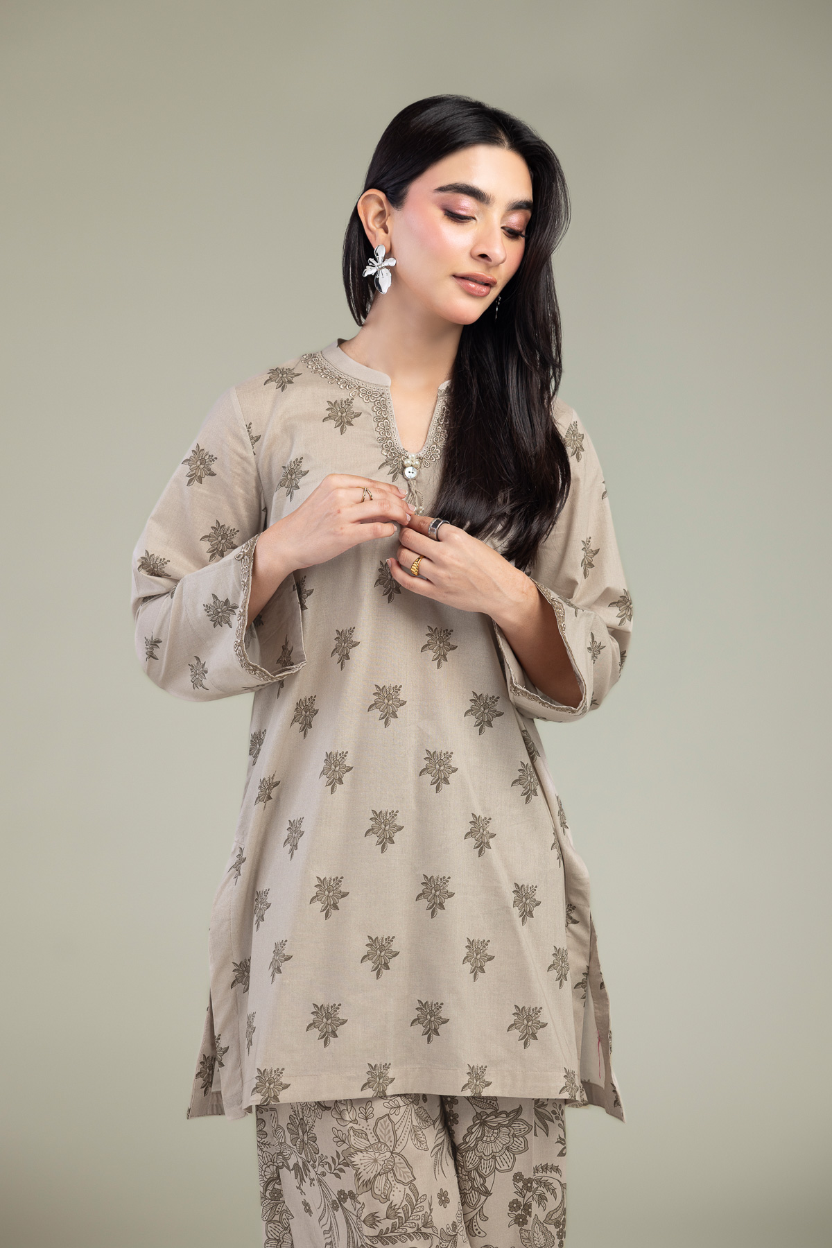 Embroidered Cambric Floral Cambric Kurta - 1-26-102-A-F-VG