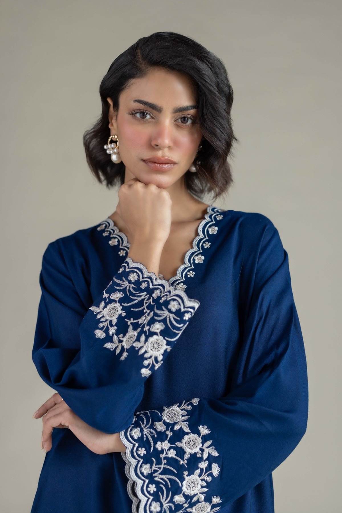 Embroidered Heavy Blended Viscose Floral Scalloped Kurta - 25-10-11E12-03TB-VG