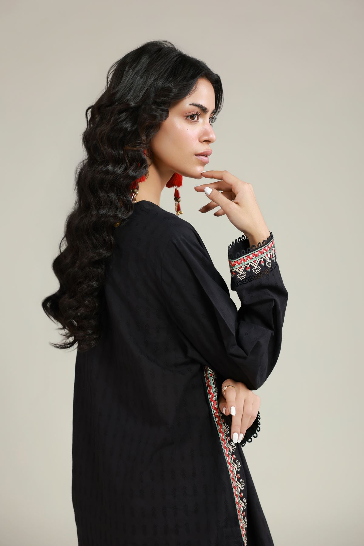 Embroidered Dobby Black Tailored Set - 1-26-204-A-H1-VG