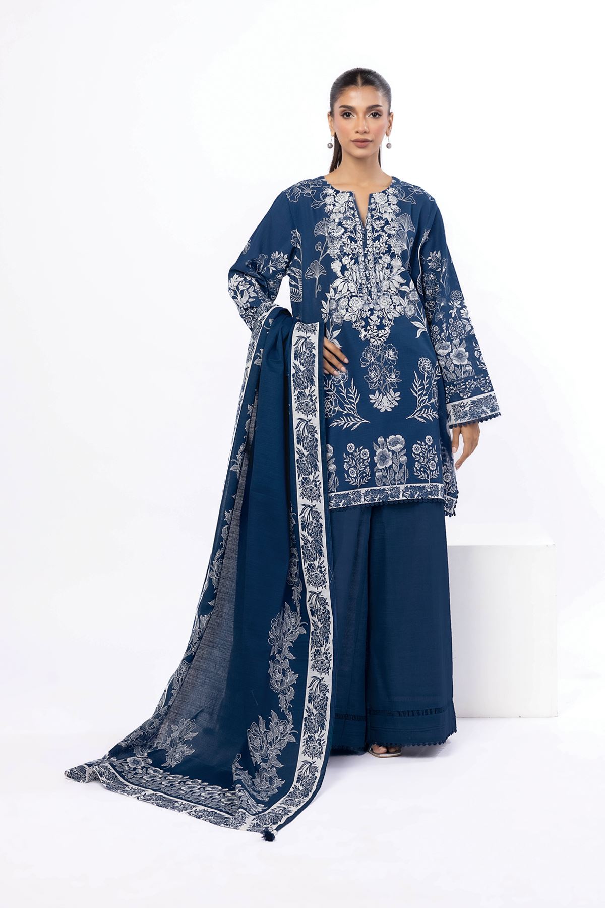 Embroidered Khaddar Fabrics 3 Piece - KN19A-VG