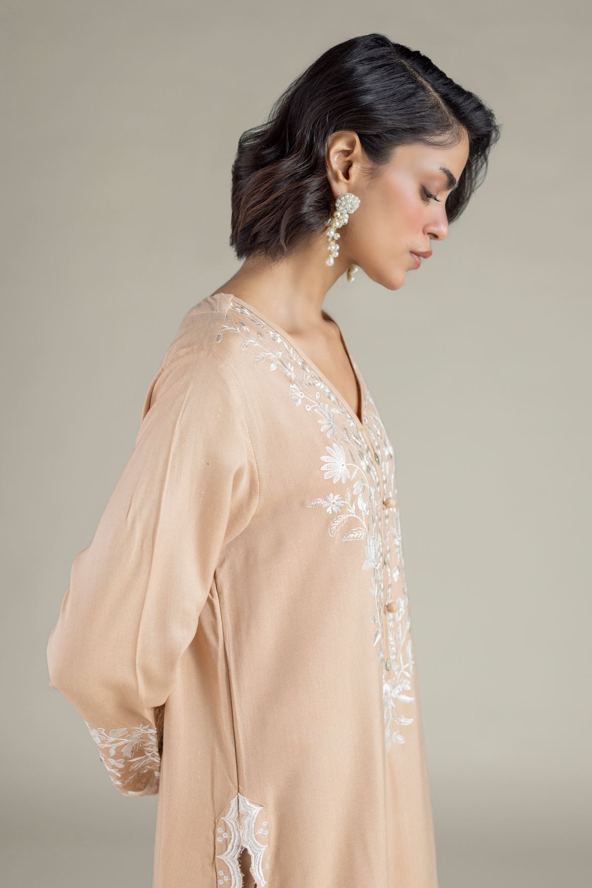 Embroidered Heavy Blended Viscose Floral Longline Kurta - 25-10-11E6-01TA-VG