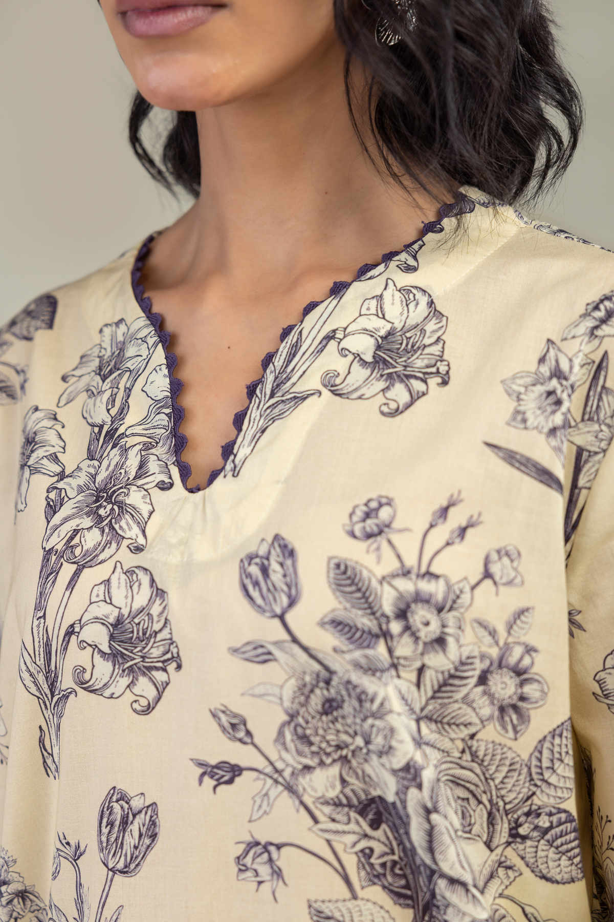 Embroidered Cambric Long Floral Kurta - T-A11-26-118FI2-VG