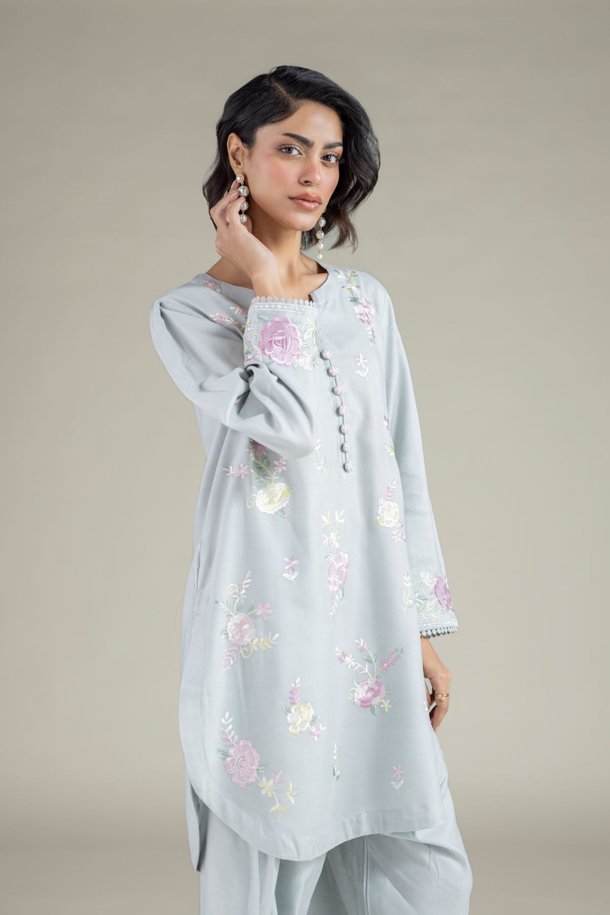 Embroidered Heavy Blended Viscose Floral Threadwork Kurta - 25-10-12E4-05TA-VG