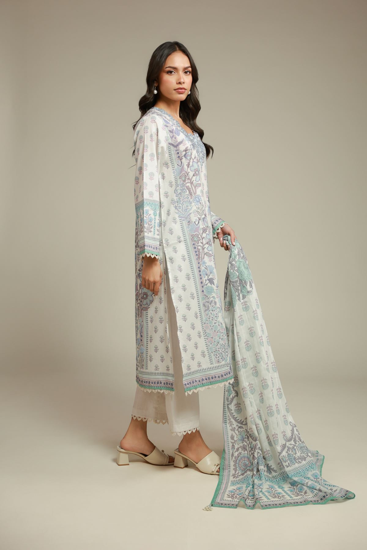 Embroidered Textured Lawn Tailored Lawn 3-Piece - T-A22-26-112FH1-VG
