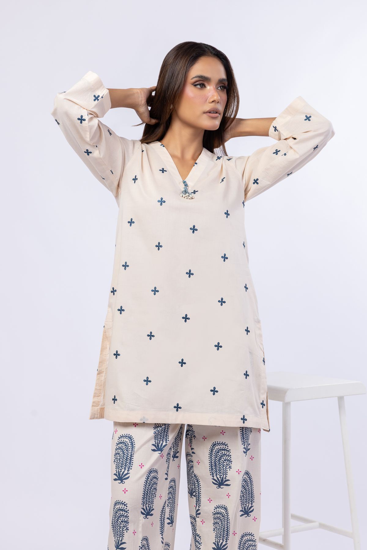Embroidered Cambric Kurta - 25-08K3-05TA-VG