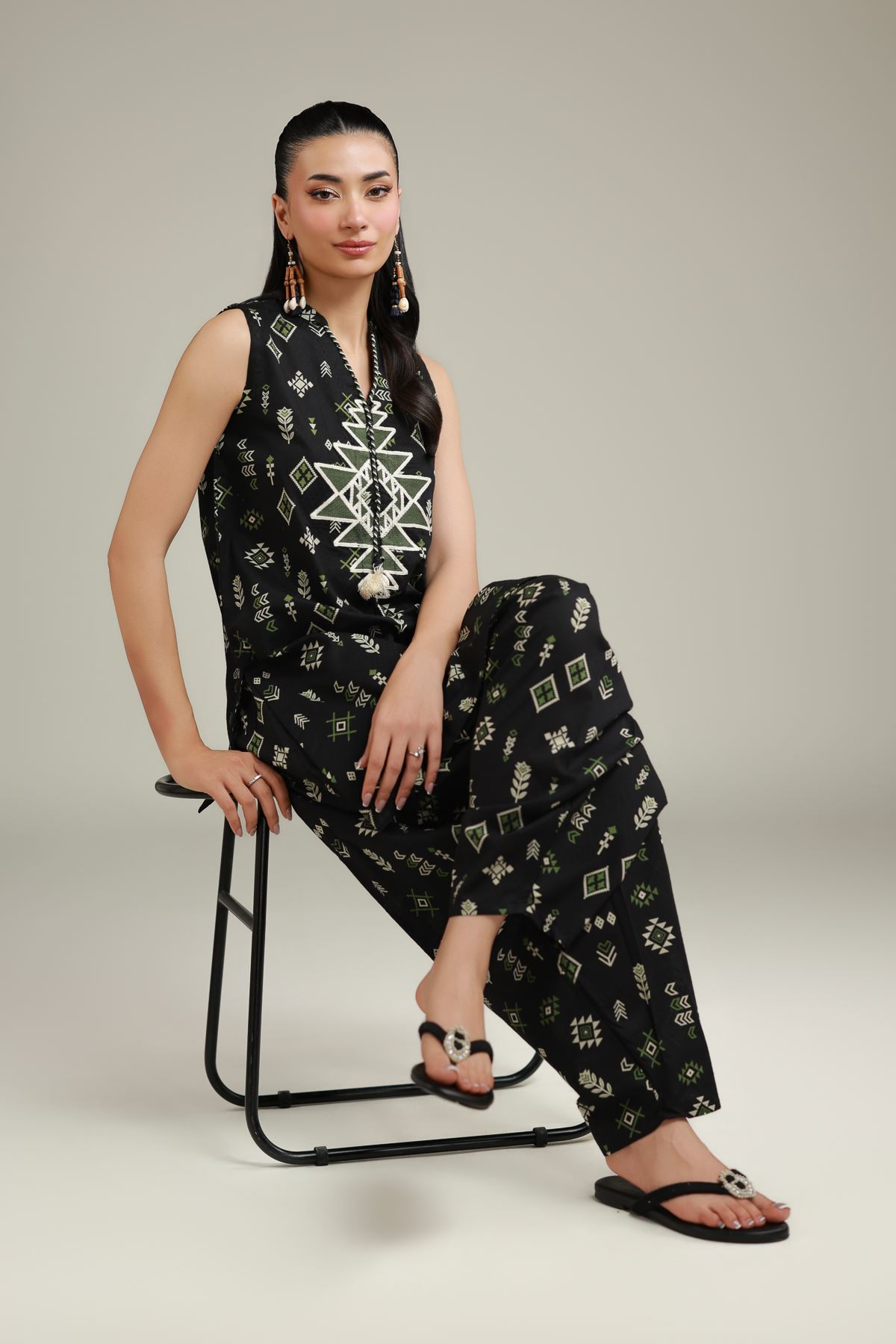 Embroidered Cotton Dobby Black Sleeveless Kurta - 26-02-1E13-02TA-VG