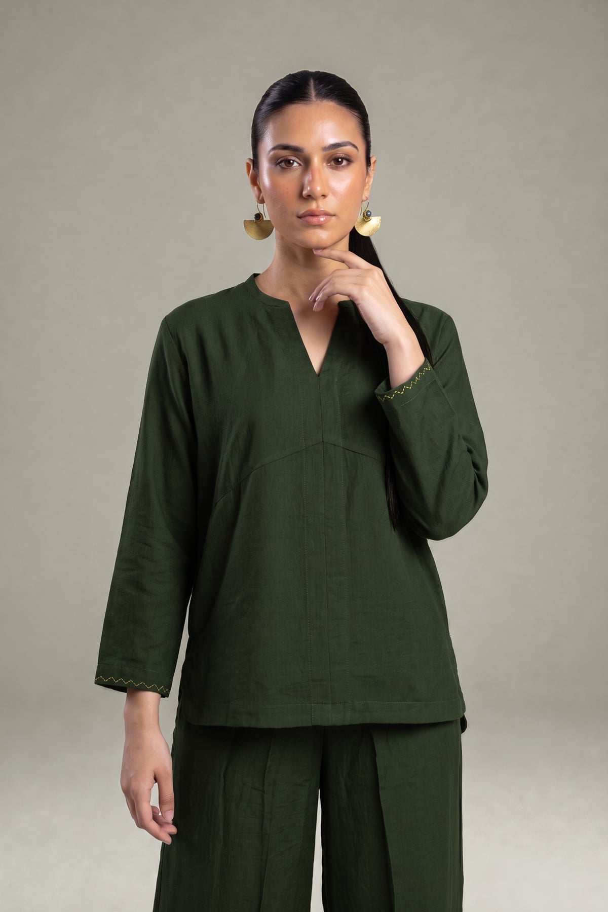 Dyed Crepe Short V-Neck Tunic - 1-26-409-A-A-VG