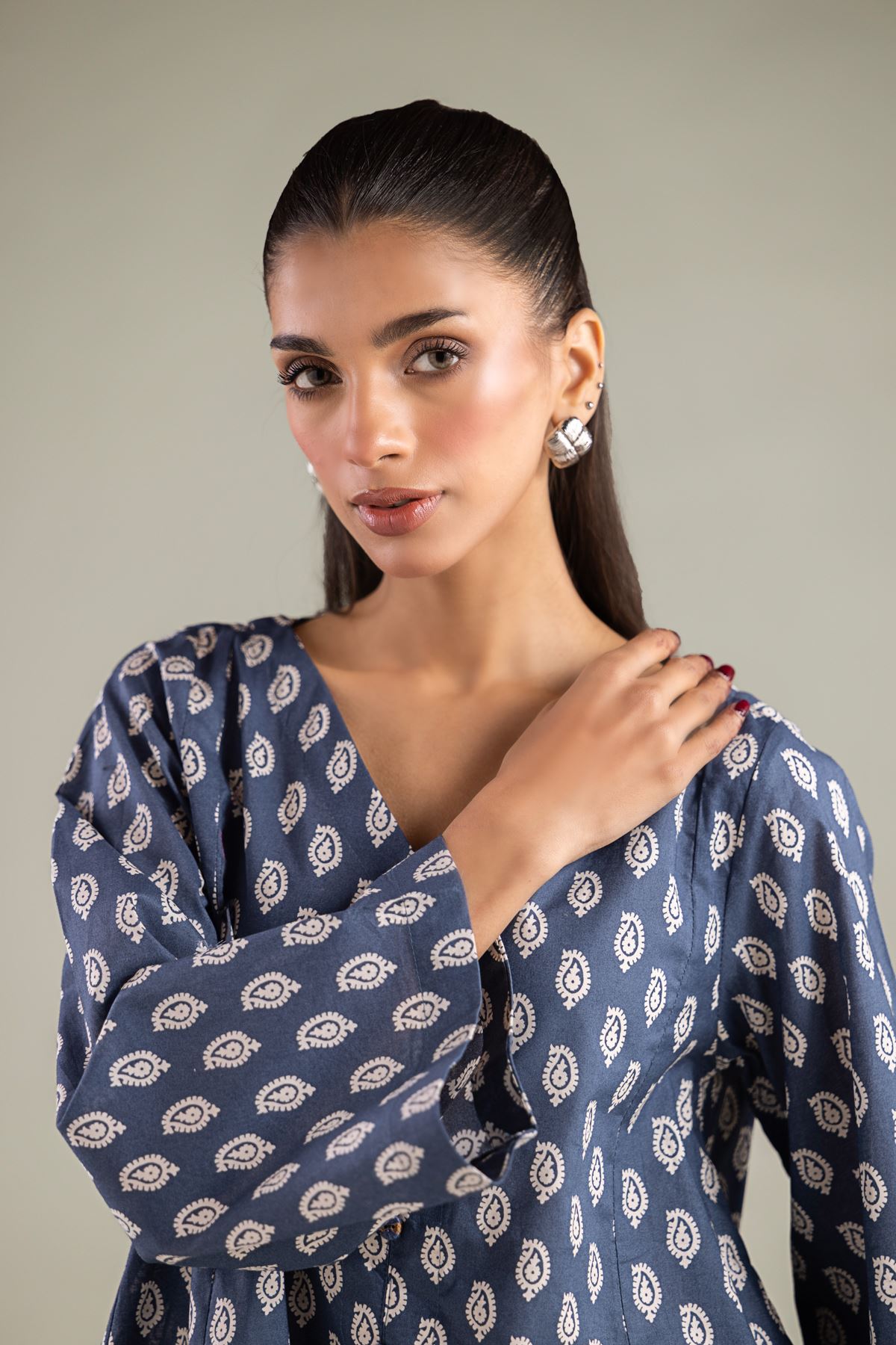 Printed Cambric Paisley V-Neck Kurta - 1-26-116-A-F-VG