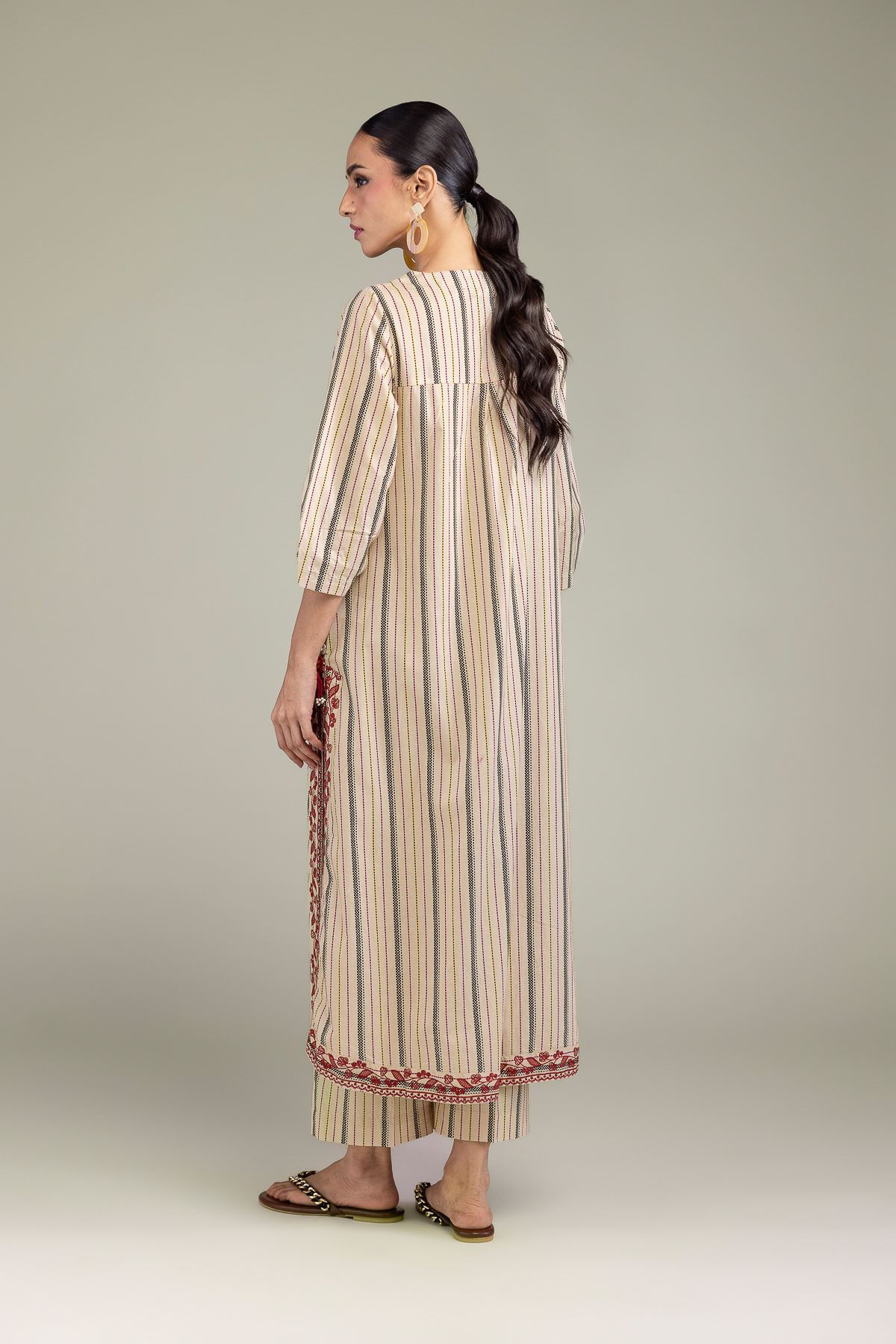 Embroidered Cambric V-Neck Cambric Kurta - 1-26-206-A-D1-VG