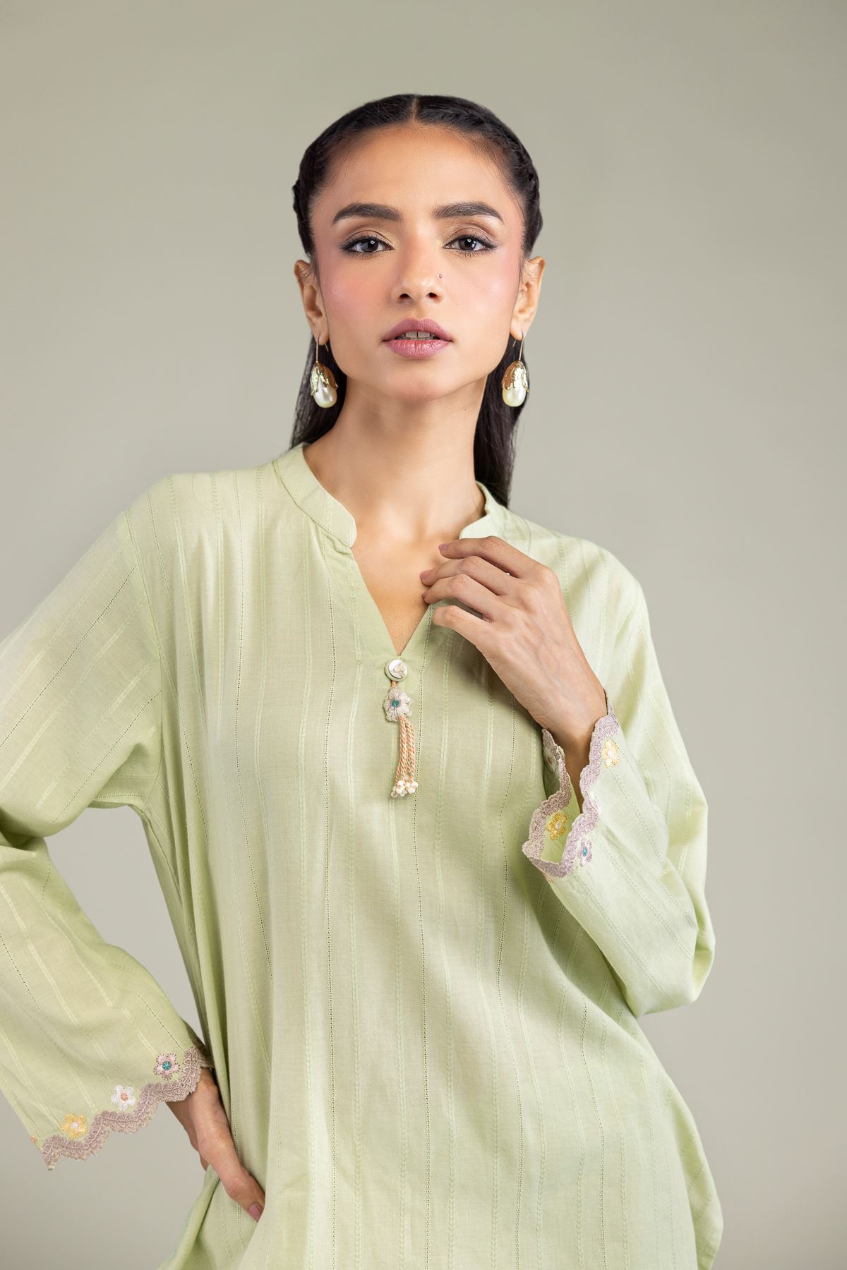 Embroidered Textured Cotton Cotton Band-Collar Kurta - 26-01-2E1-08TA-VG