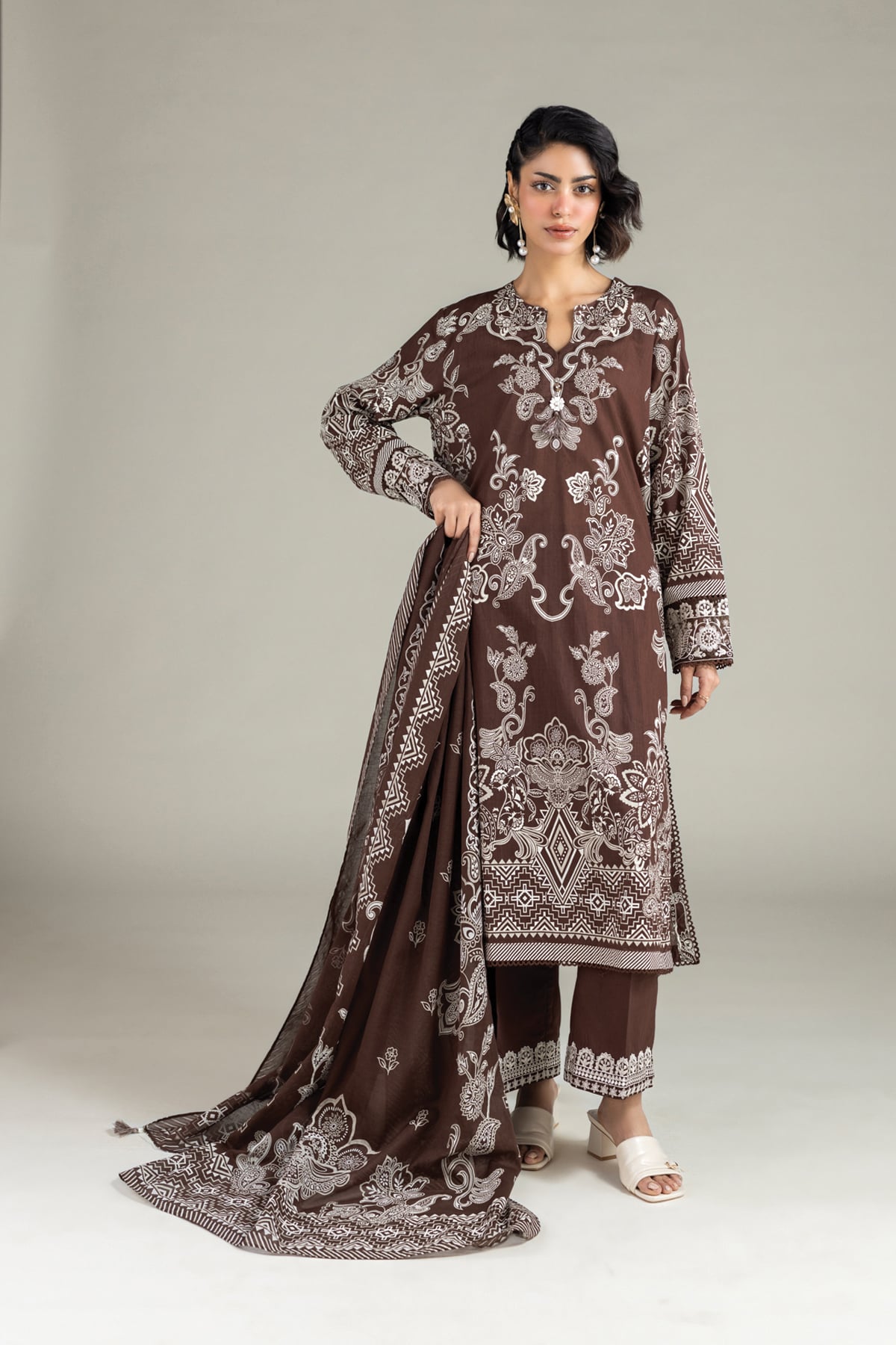 Embroidered Lawn Tailored Lawn 3-Piece - T-A113-26-105EC2-VG