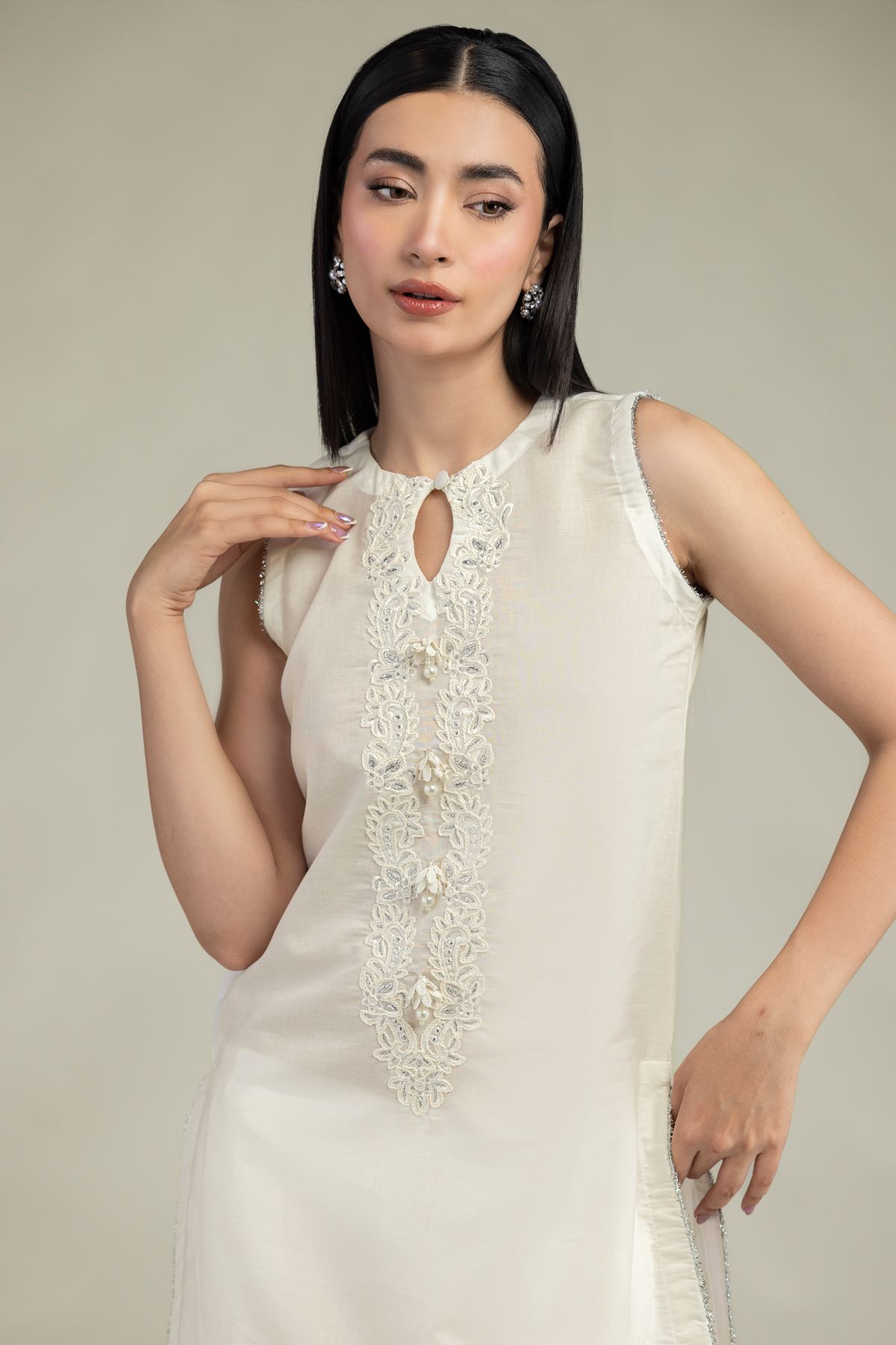 Embroidered Mesuri Short Sleeveless Kurta - 8-26-206-A-B1-VG