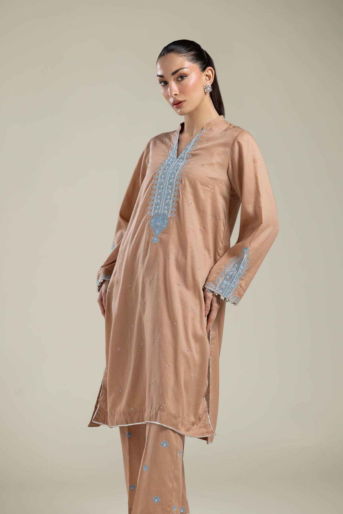 Embroidered Textured Weave Embroidered V-Neck Kurta - 2-26-202-A-E-VG