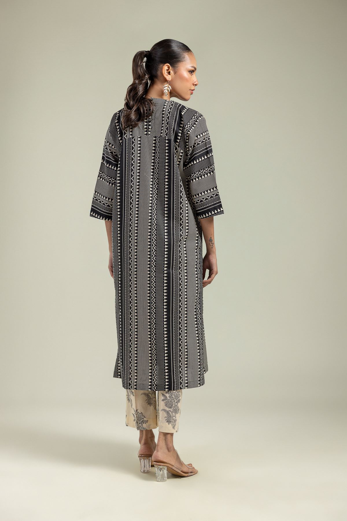 Printed Cambric Black V-Neck Kurta - 3-26-204-A-F1-VG