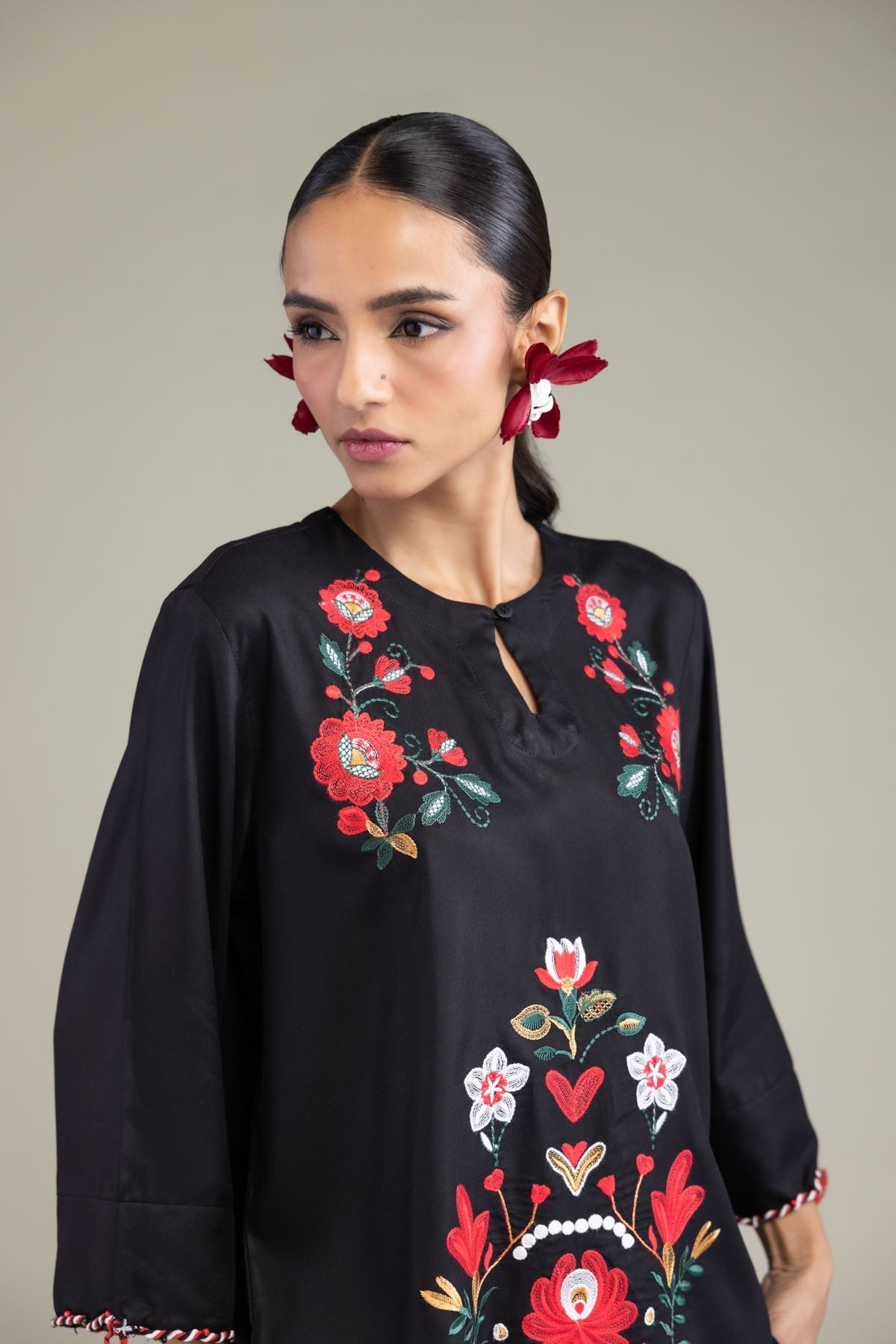 Embroidered Viscose Crepe Black Round-Neck Tunic - 6-26-202-A-G1-VG