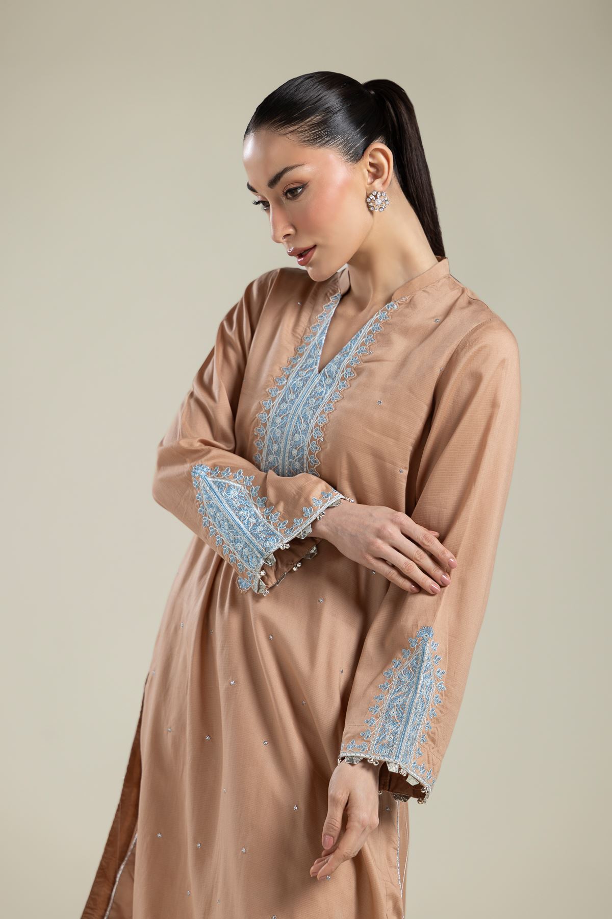 Embroidered Textured Weave Embroidered V-Neck Kurta - 2-26-202-A-E-VG