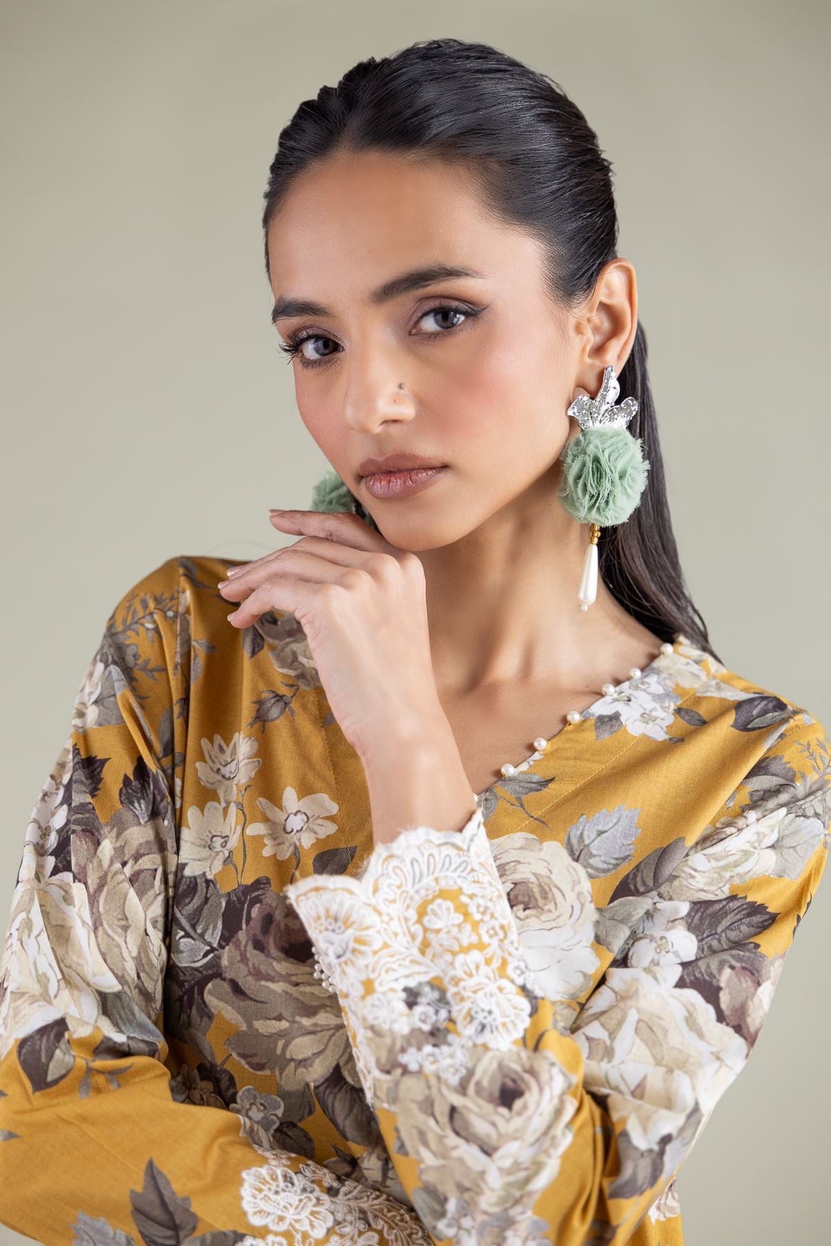 Embroidered Cambric Floral Pearl Kurta - 25-10-12E11-07TA-VG