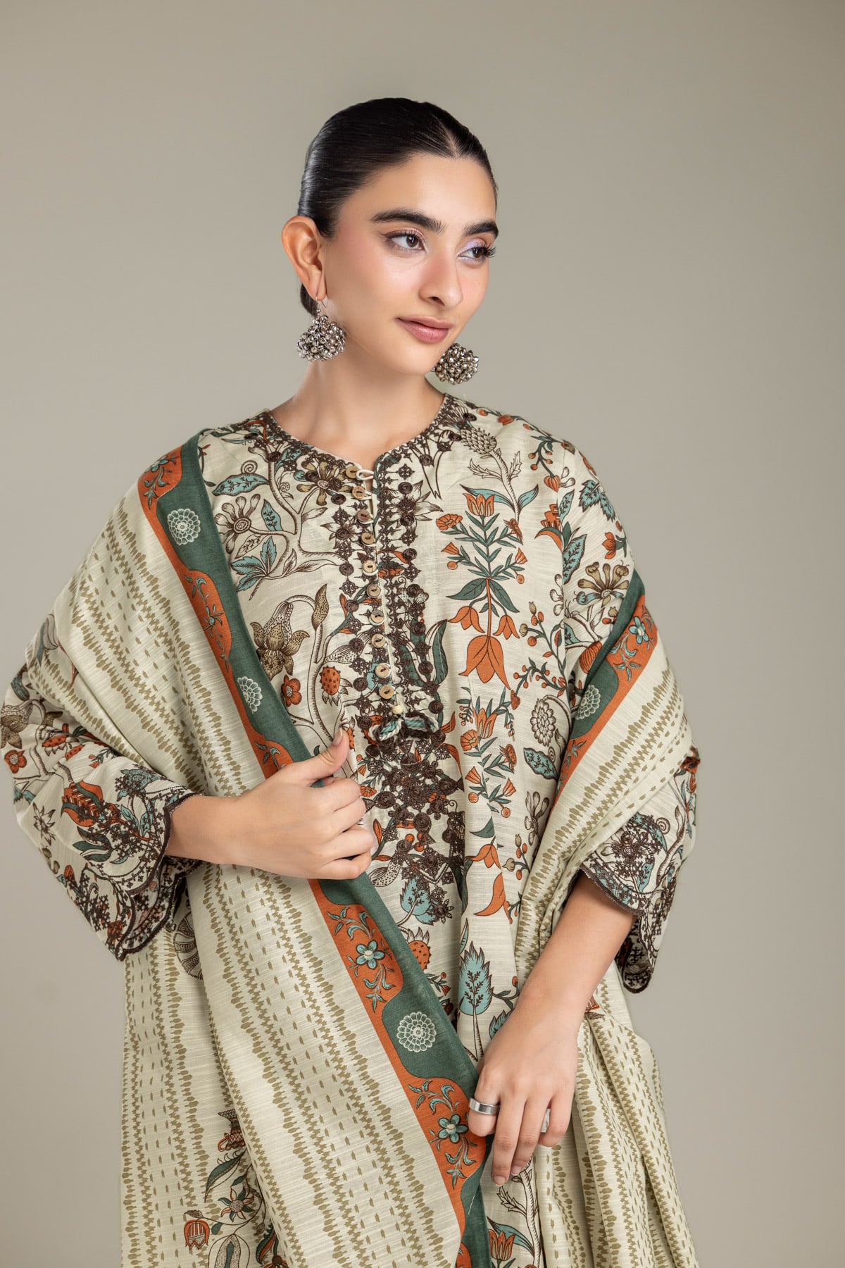 Embroidered Light Khaddar Fabrics 3 Piece - 2-26-202-A-D-VG