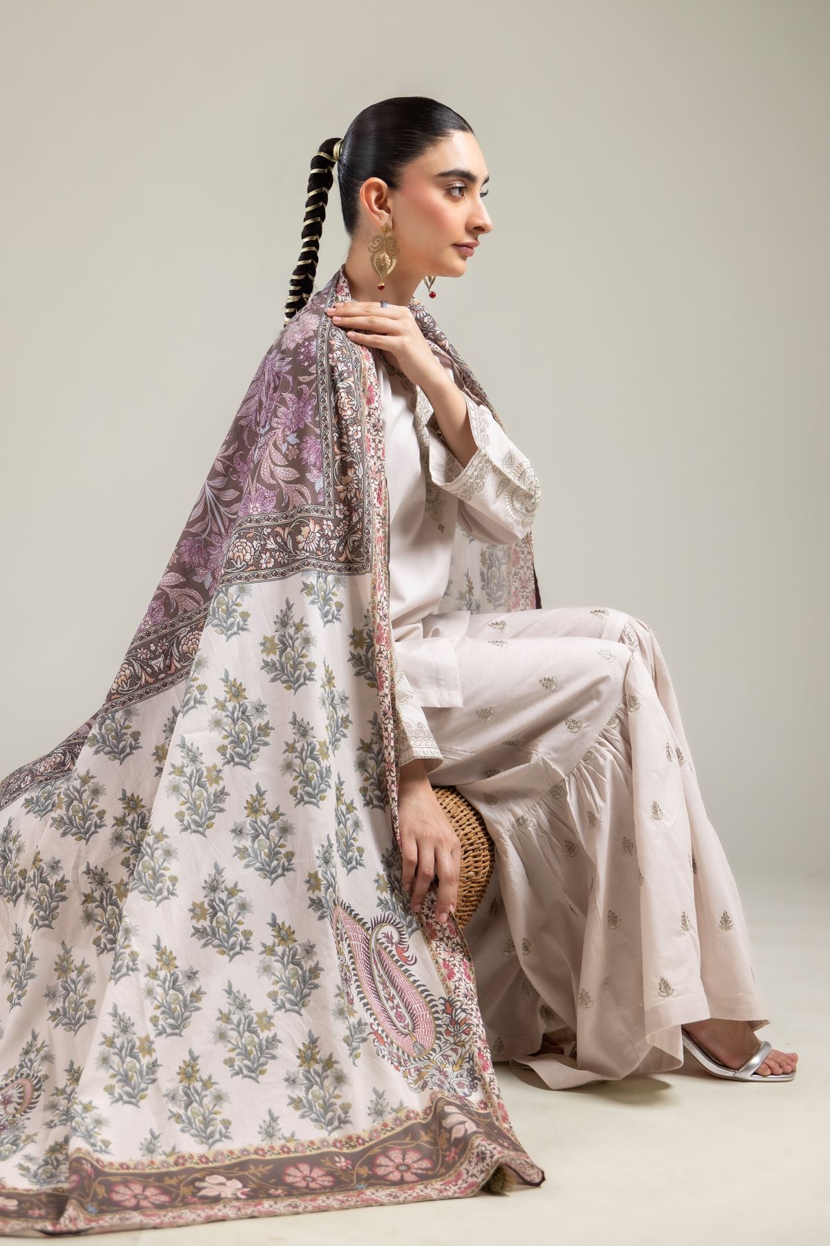 Embroidered Lawn Lawn Paisley Dupatta - 1-26-118-C-D-VG