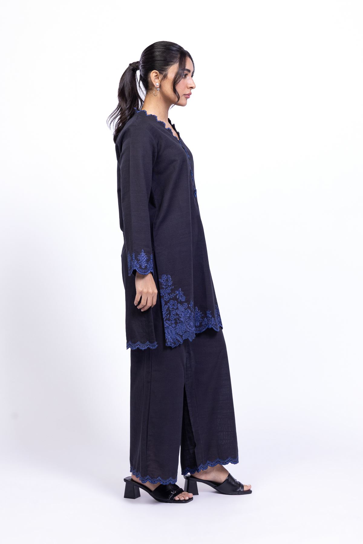Embroidered Khaddar Pants - 25-02K1-01BAB-VG