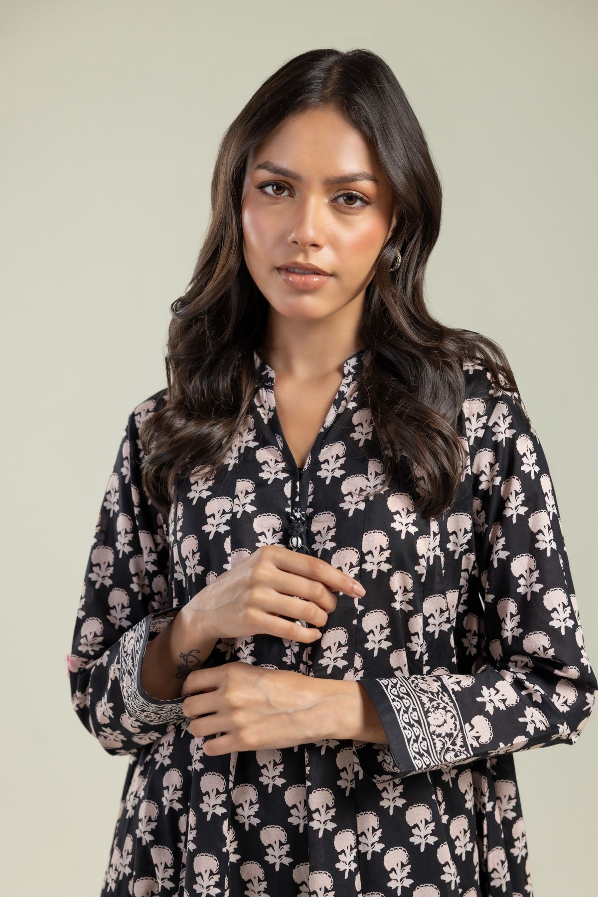 Printed Cambric V-Neck Black Kurta - 1-26-201-A-G-VG