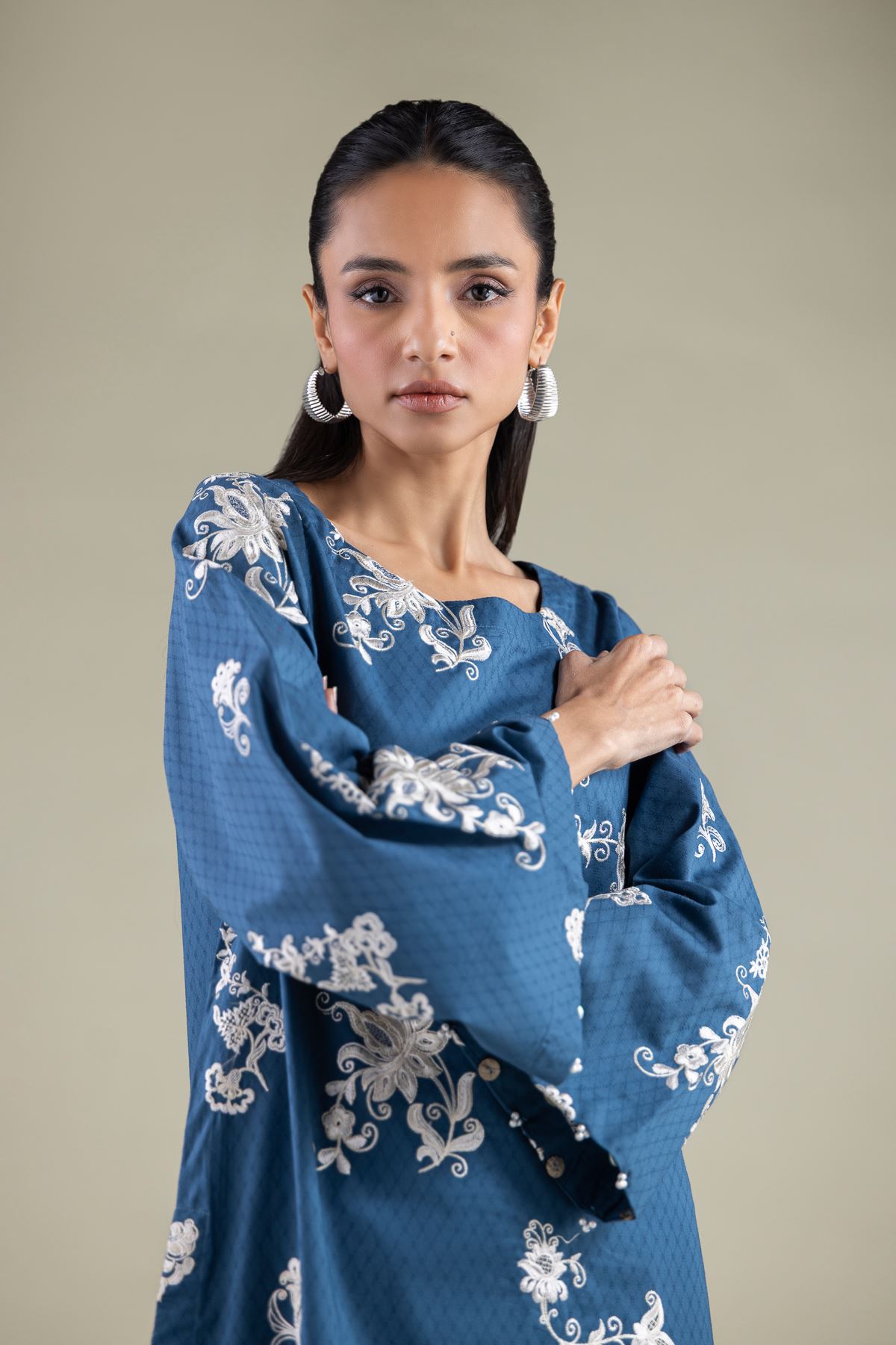 Embroidered Cotton Dobby Floral Embroidered Kurta - 2-26-110-A-F-VG