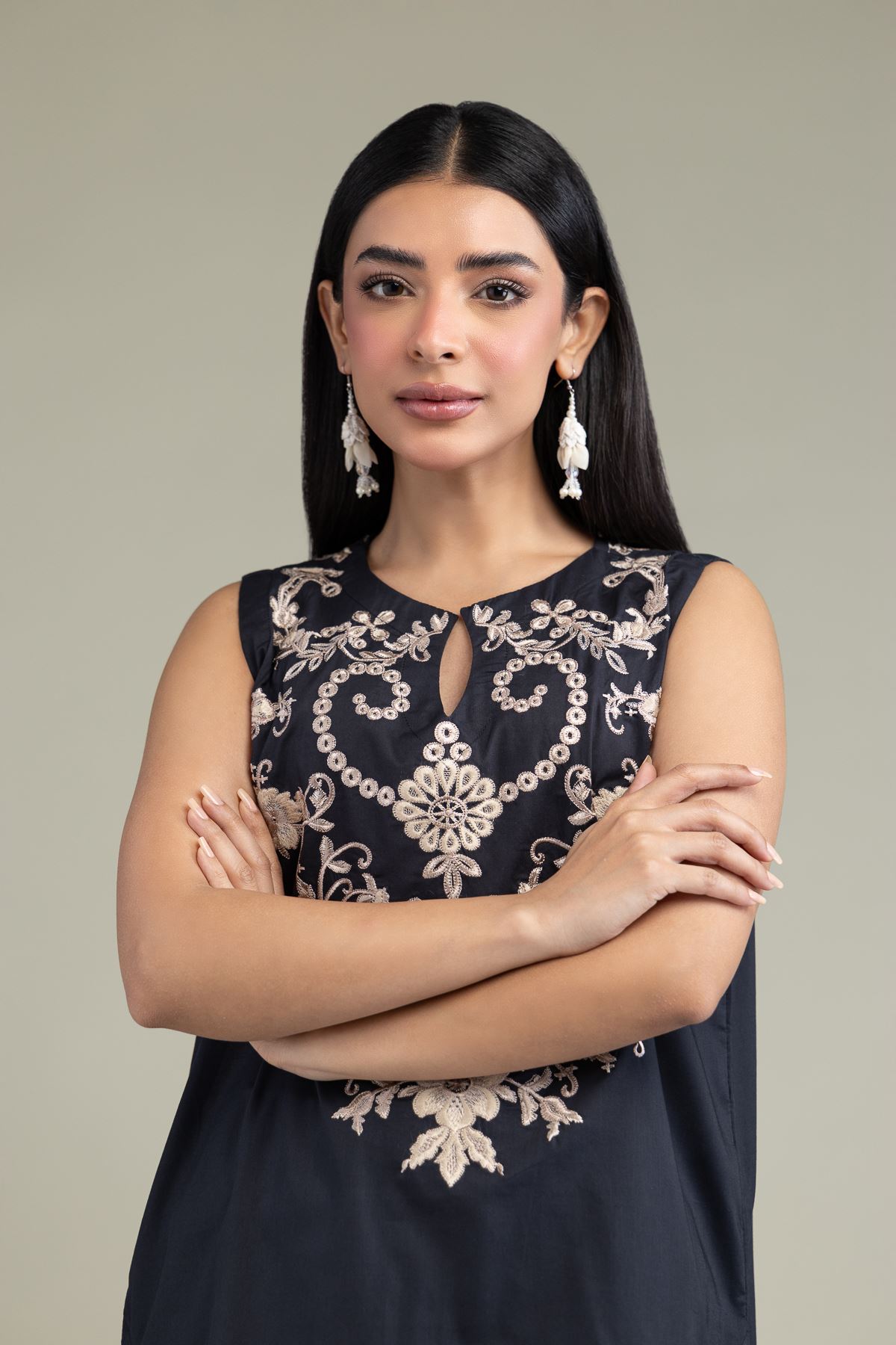 Embroidered Cambric Floral Sleeveless Kurta - 1-26-211-A-H1-VG