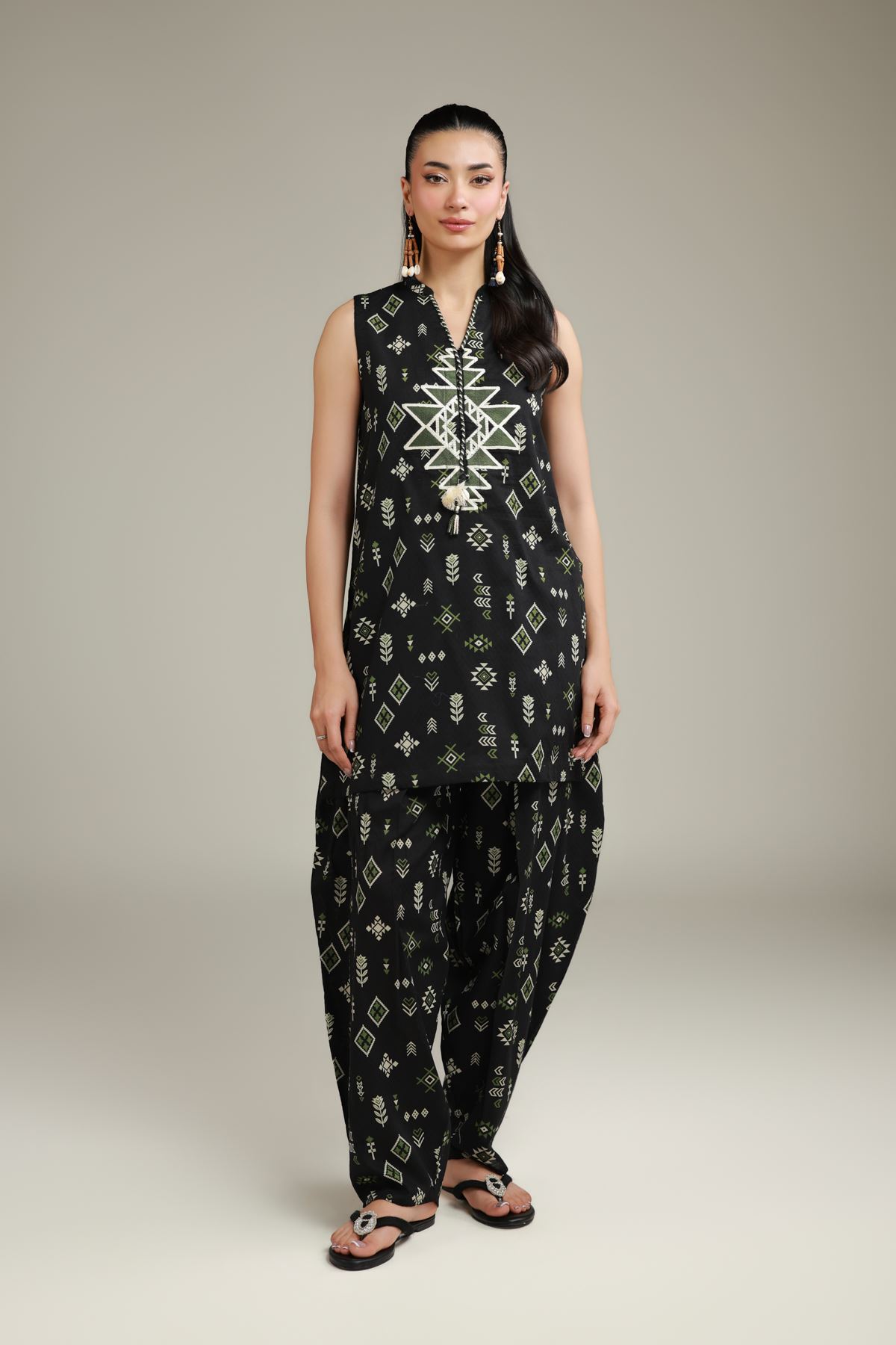 Embroidered Cotton Dobby Black Sleeveless Kurta - 26-02-1E13-02TA-VG