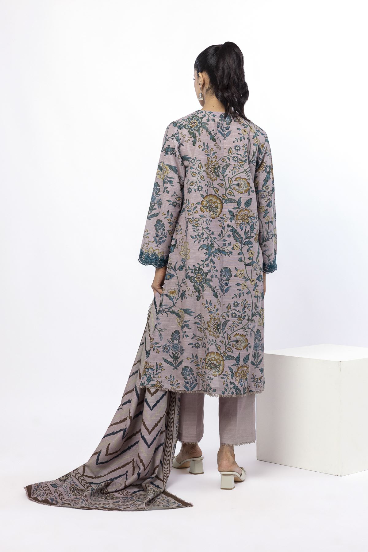 Embroidered Light Khaddar Tailored 3 Piece - KN31AST-VG