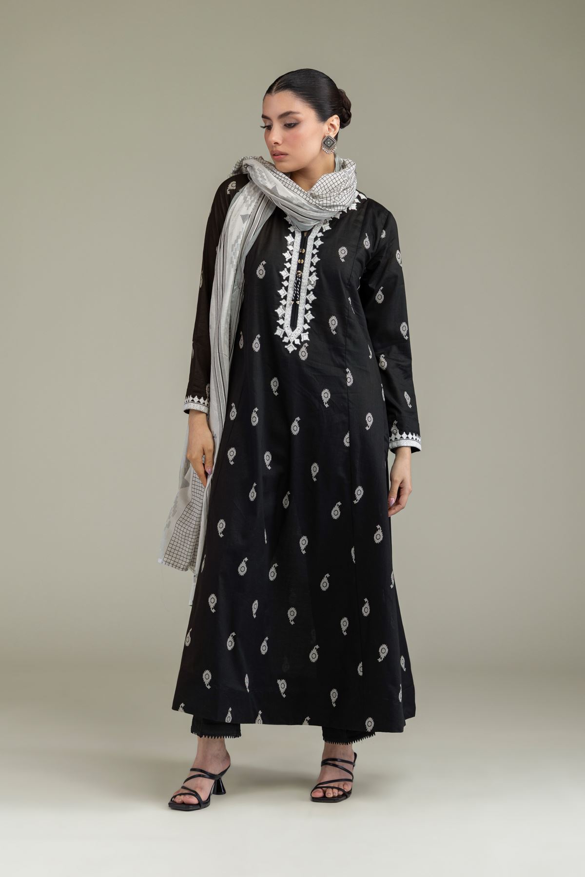 Embroidered Lawn Lawn Dupatta - 1-26-238-A-E1-VG