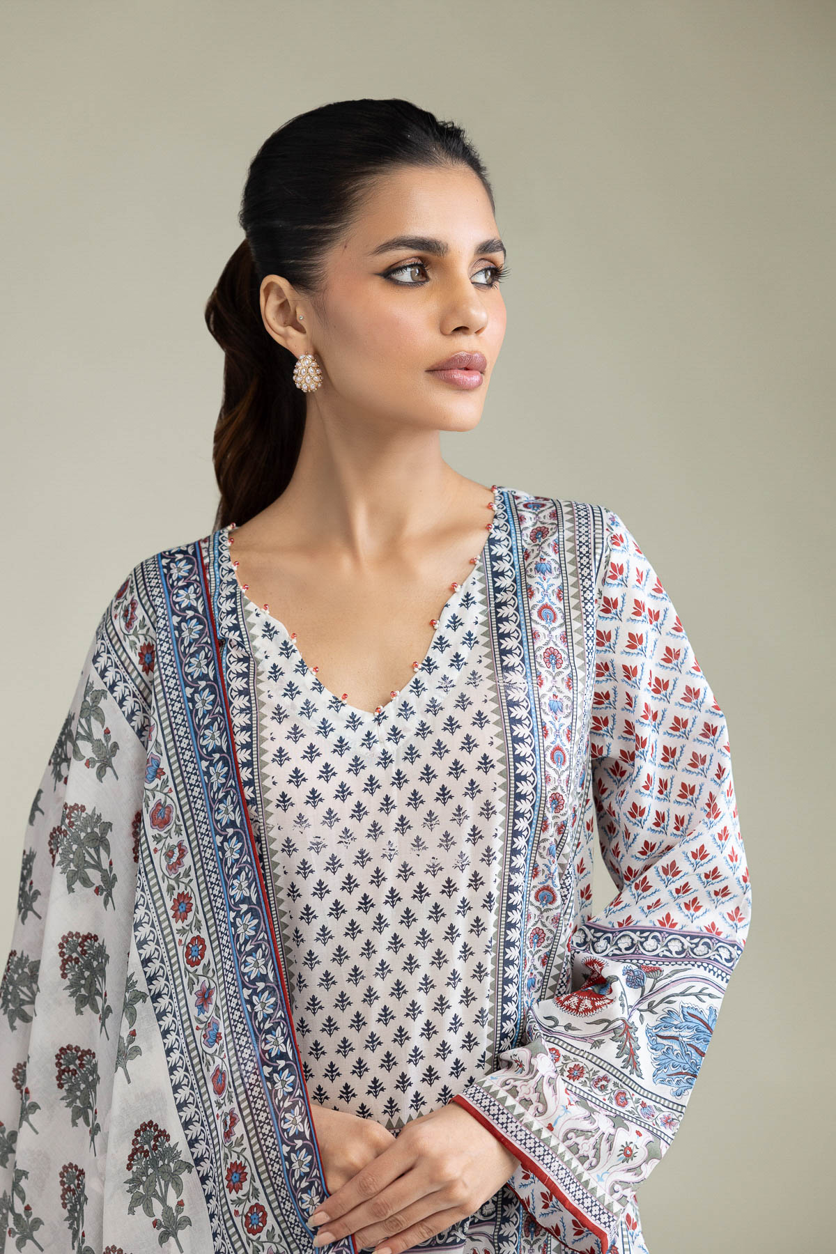 Embroidered Lawn Fabrics 3 Piece - T-A33-26-207FD1-VG