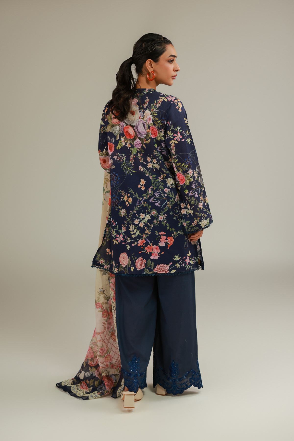 Embroidered Lawn Tailored 3-Piece Lawn - T-A33-26-206FH1-VG