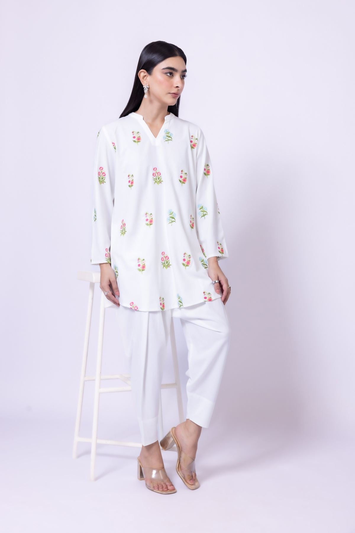 Embroidered Georgette Kurta - 25-09-12E2-01TA-VG