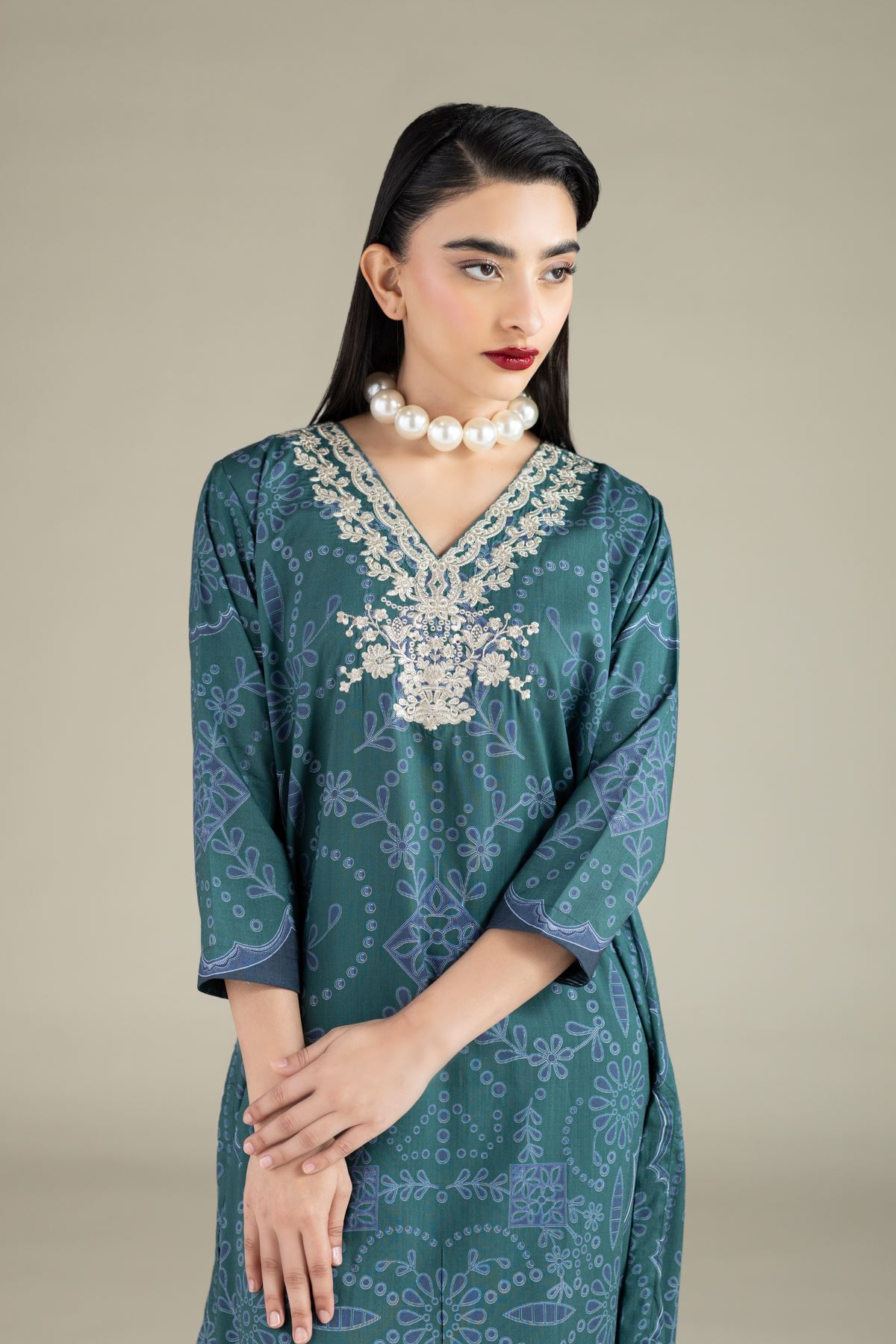 Embroidered Raw Silk Kurta - 25-10-10S6-03TA-VG