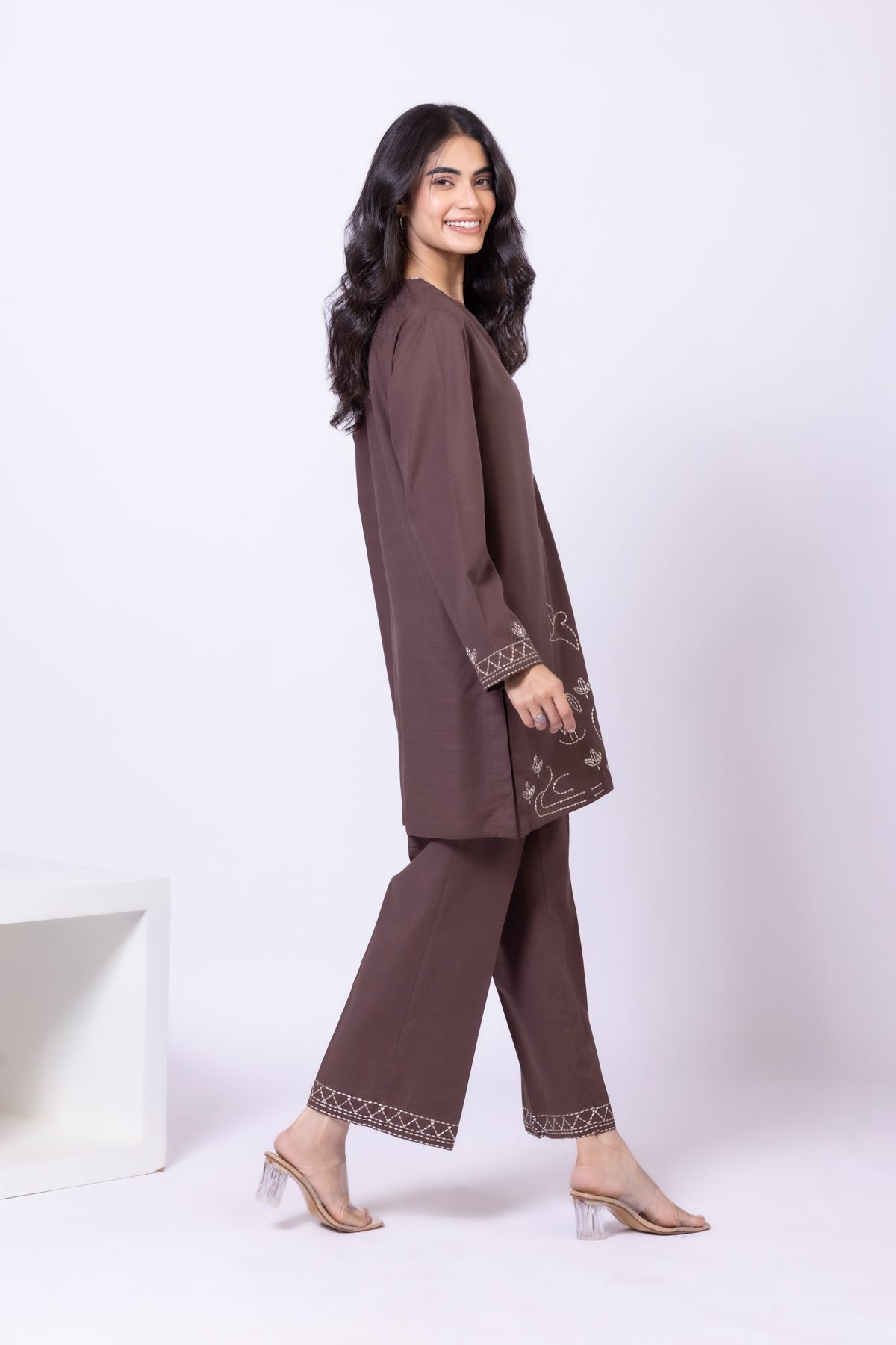 Embroidered Khaddar Kurta - 25-09-10E4-10TB-VG