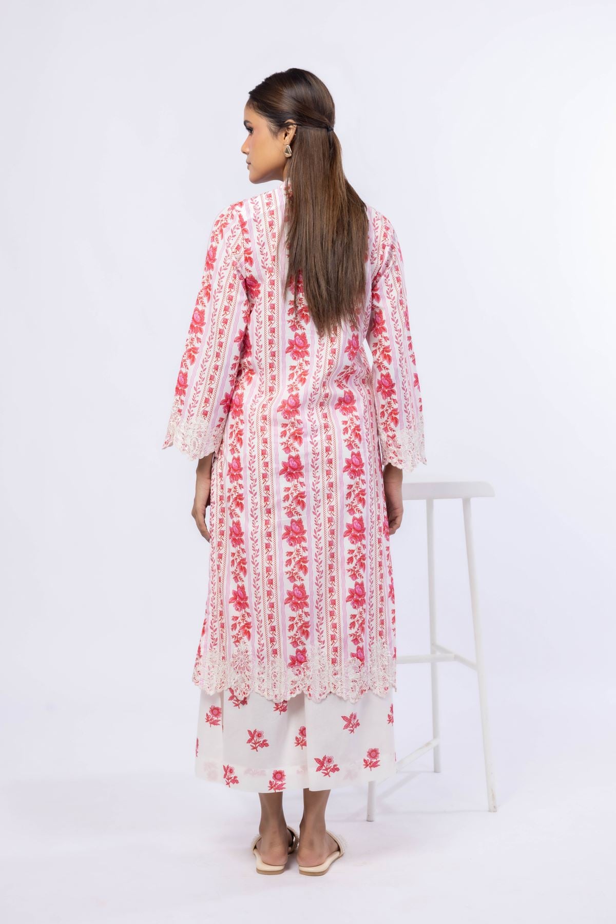 Embroidered Cambric Kurta - 25-08K3-06TA-VG