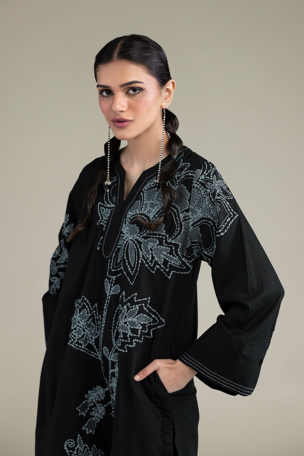 Embroidered Cambric Black Cambric Kurta - T-A11-26-116FG1-VG
