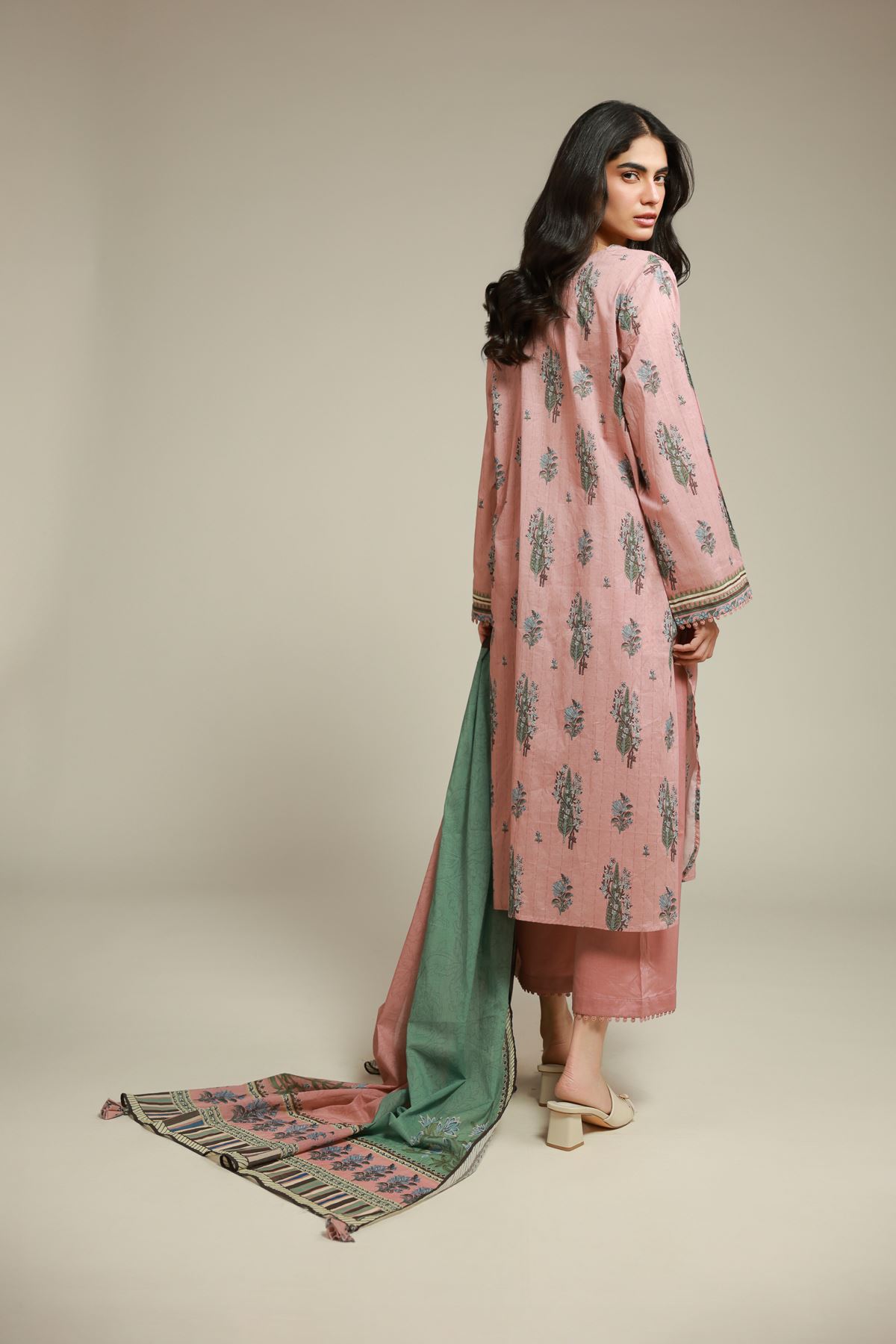 Printed Cambric Floral 3-Piece Tailored - T-A33-26-112FC1-VG