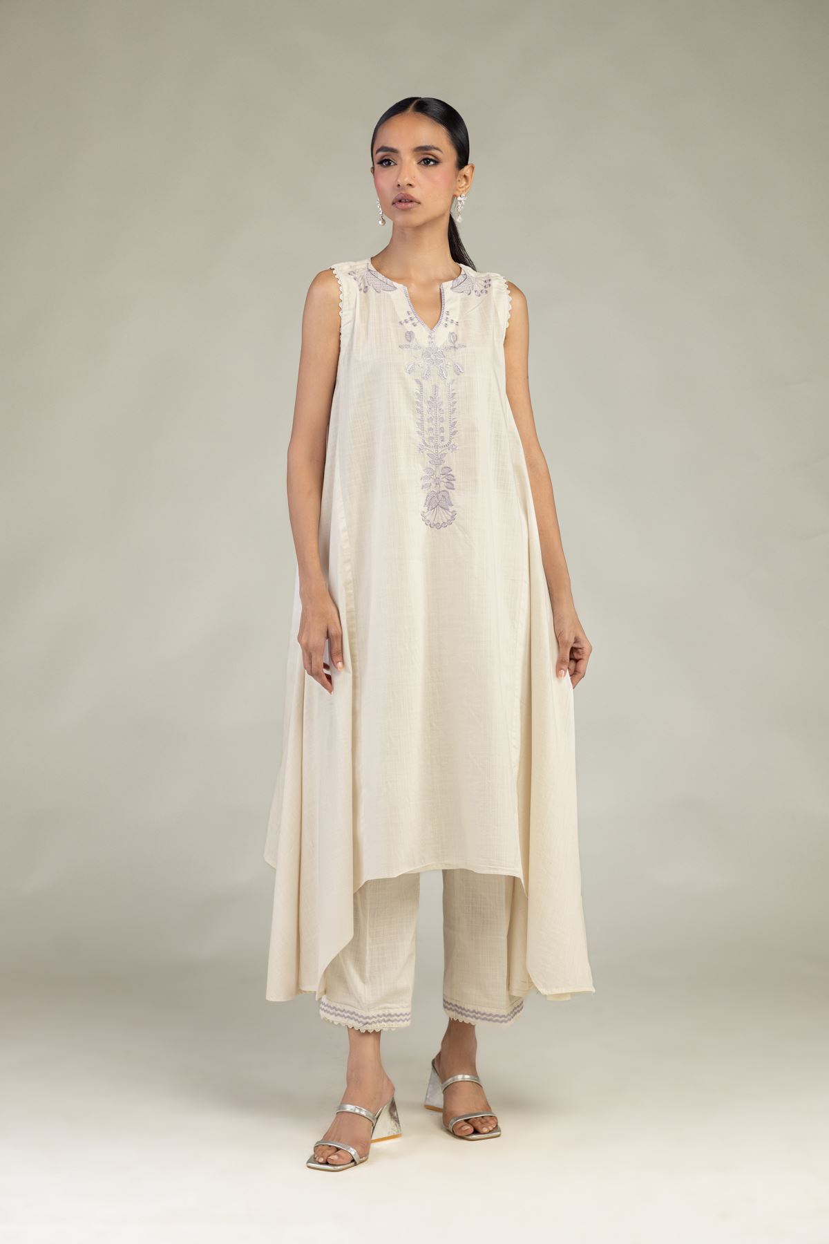 Textured Cotton Embroidered Floral Sleeveless Kurta - 1-26-226-A-A1-VG