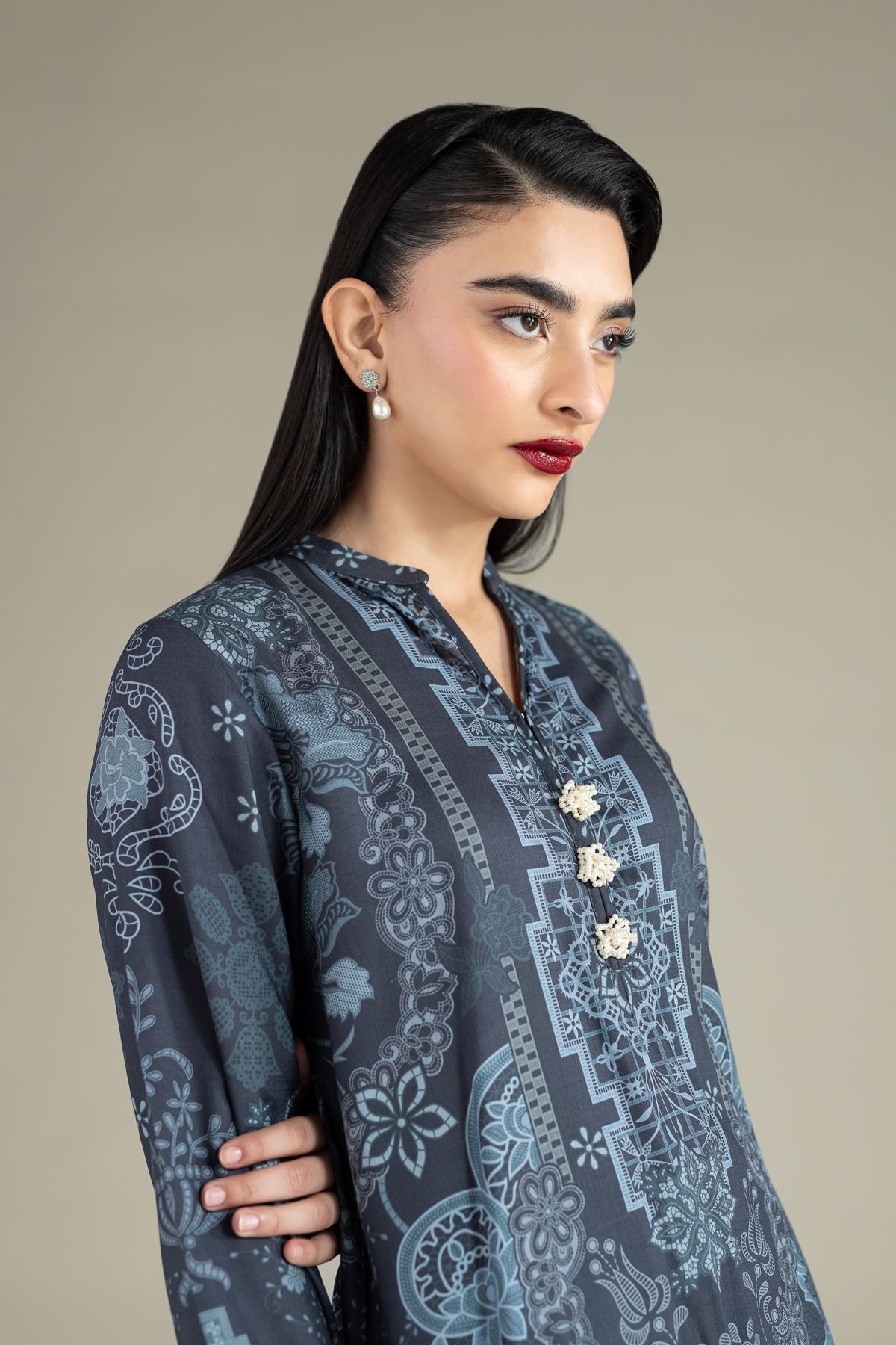 Embroidered Raw Silk Kurta - 25-08-8E7-08BA-VG