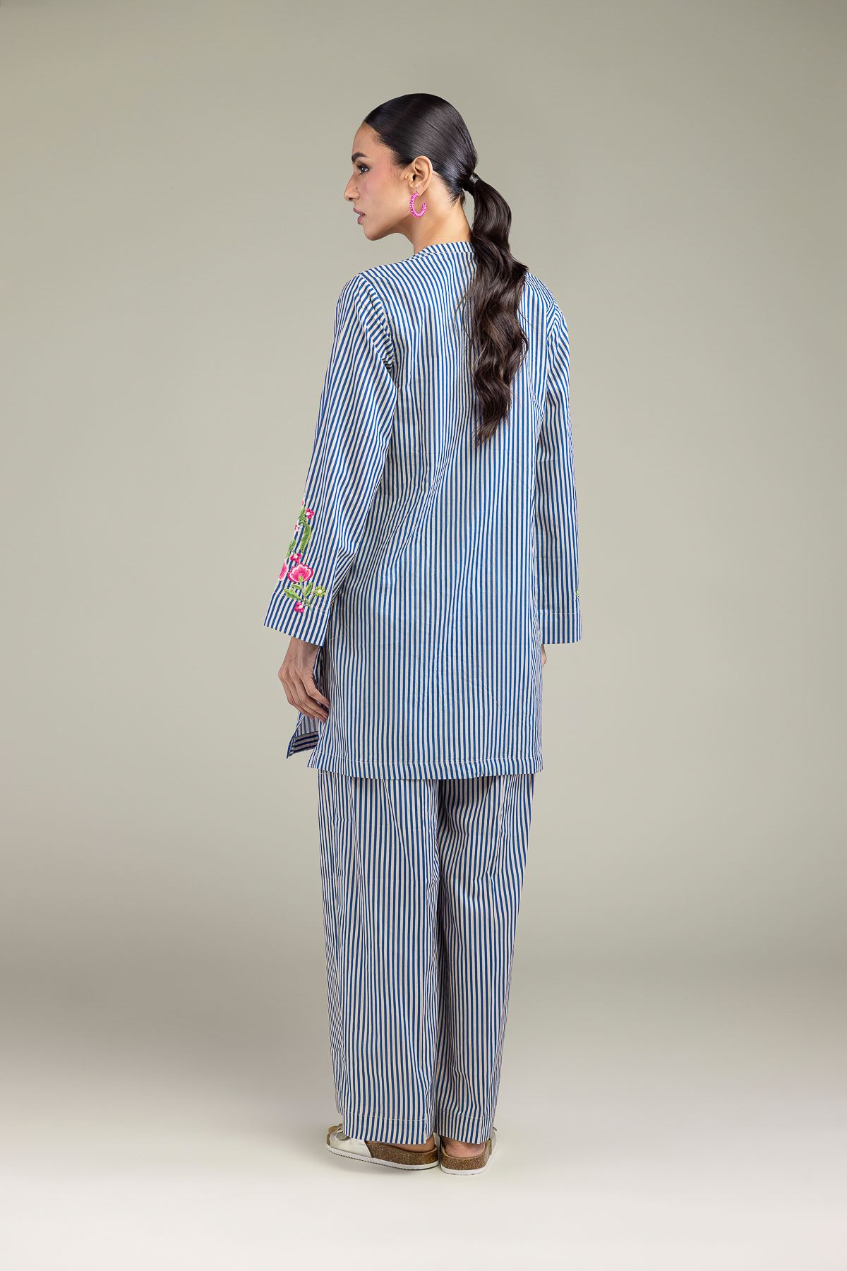 Embroidered Cambric Blue Floral Kurta - T-A11-26-113FG1-VG