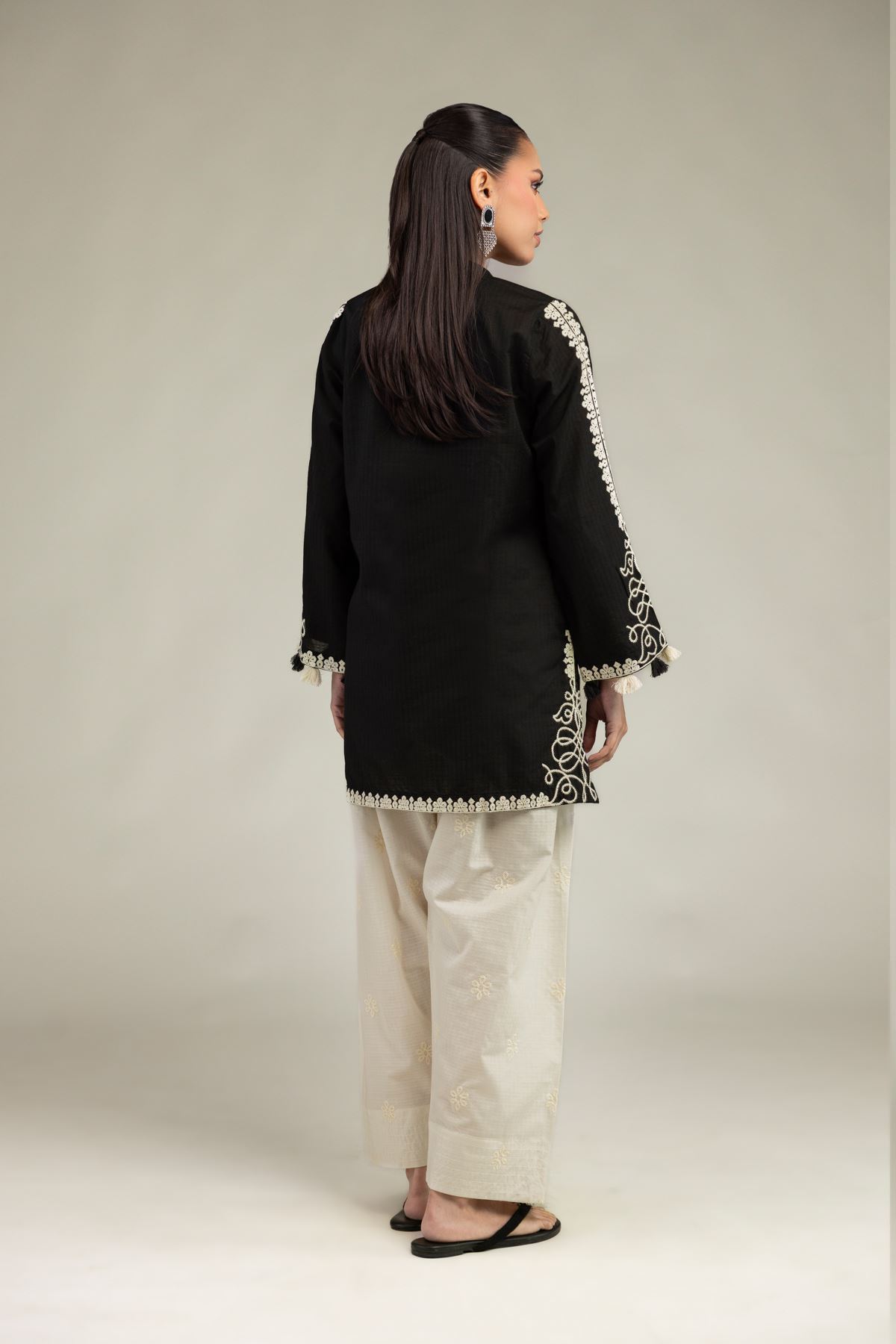 Embroidered Cotton Dobby Black Floral Kurta - 2-26-210-A-A1-VG