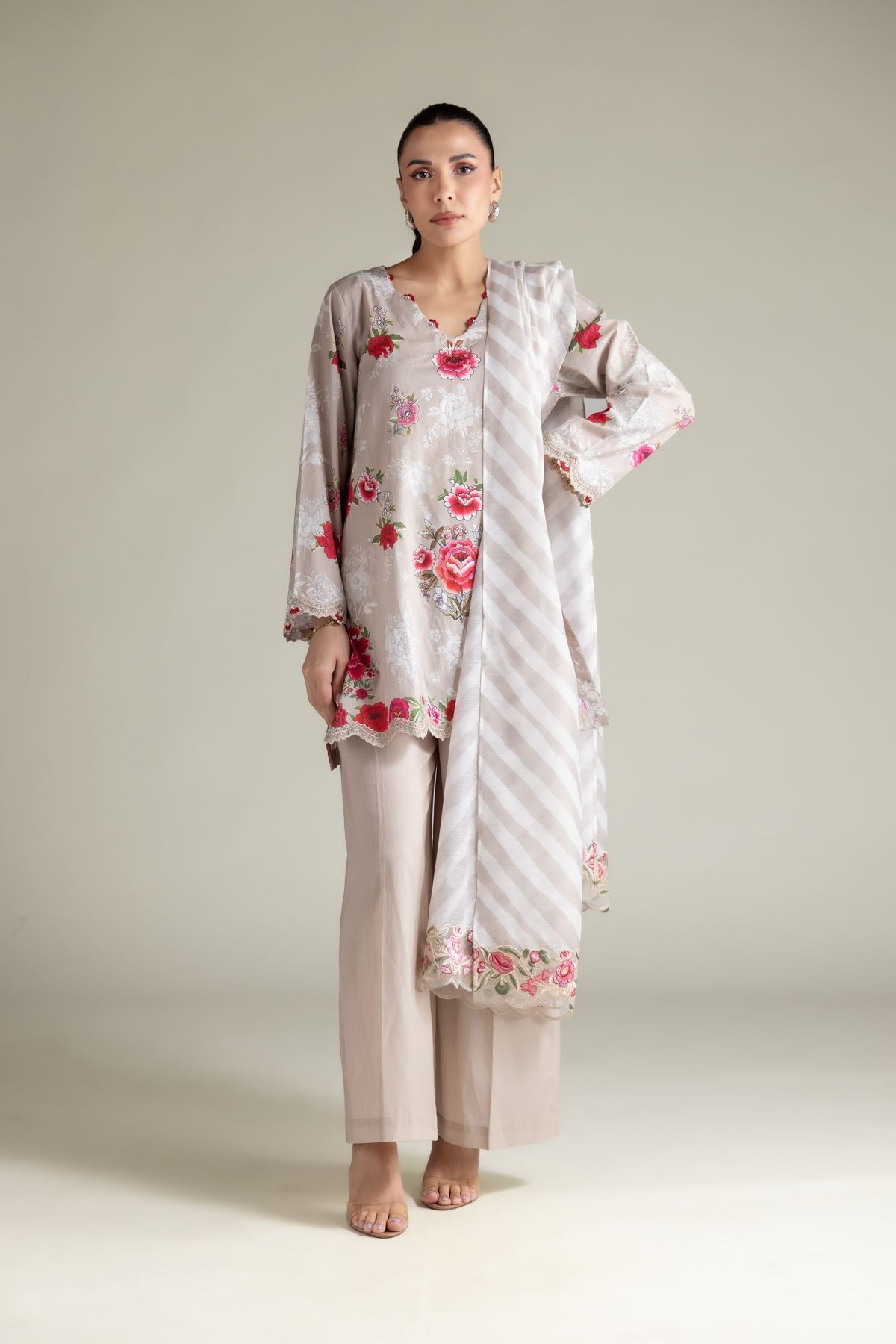 Embroidered Cambric Floral Tailored 3-Piece - T-A22-26-210FH2-VG