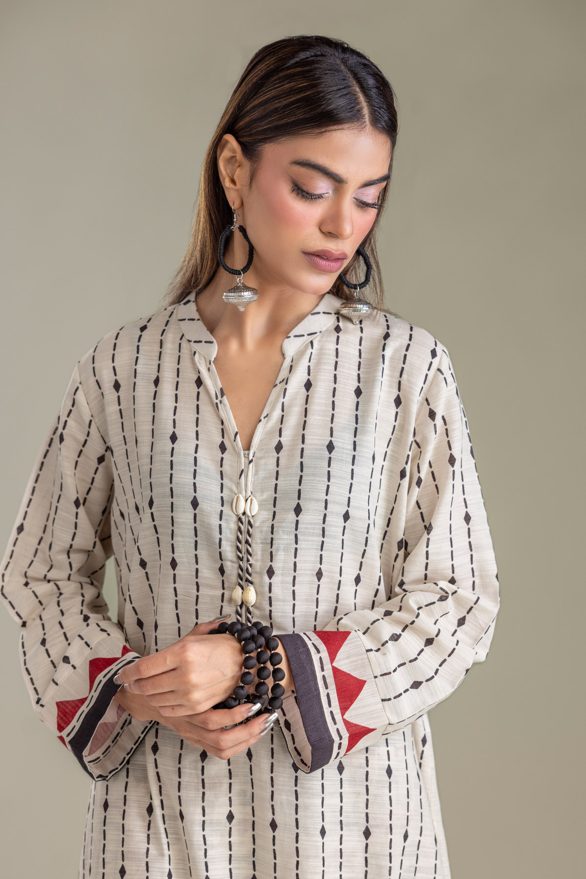 Printed Light Khaddar Off-White Khaddar Kurta - 1-26-409-A-E-VG