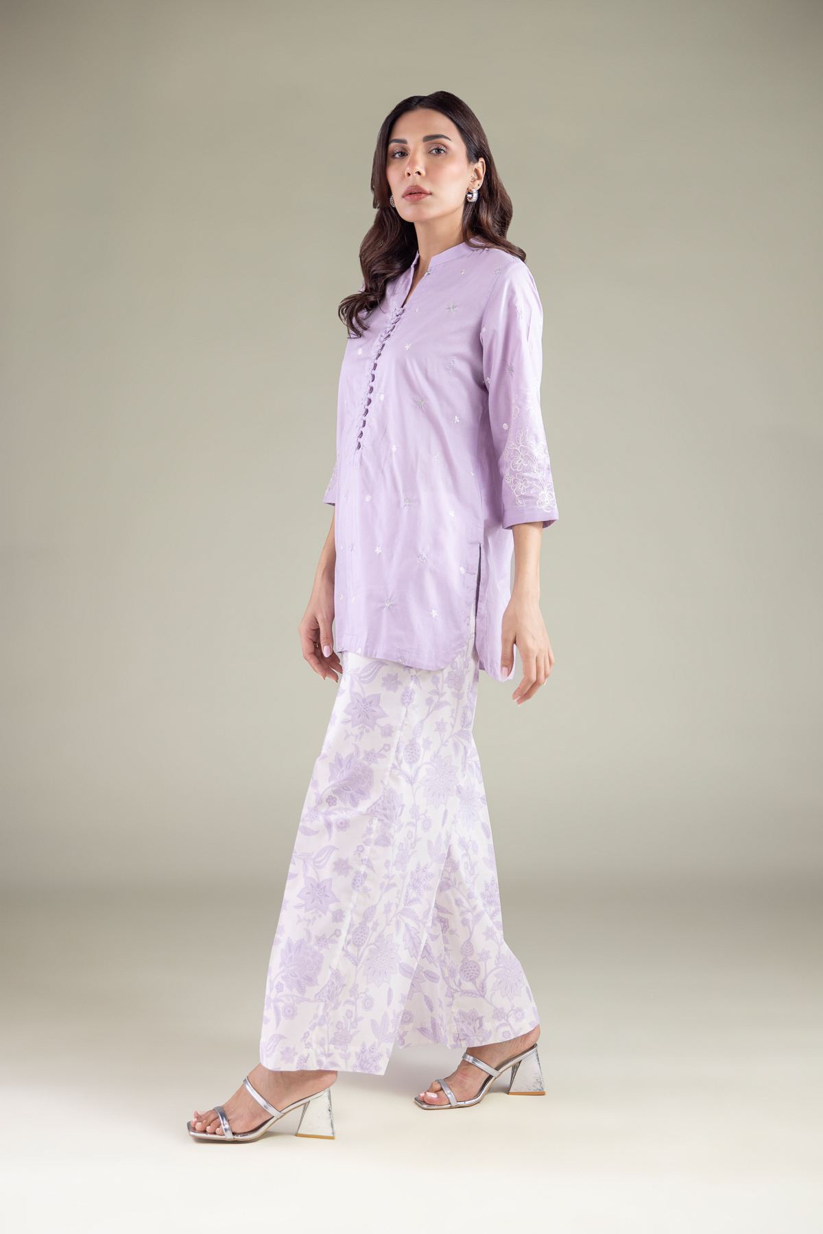 Embroidered Cambric Kurta - 1-26-113-A-G-VG